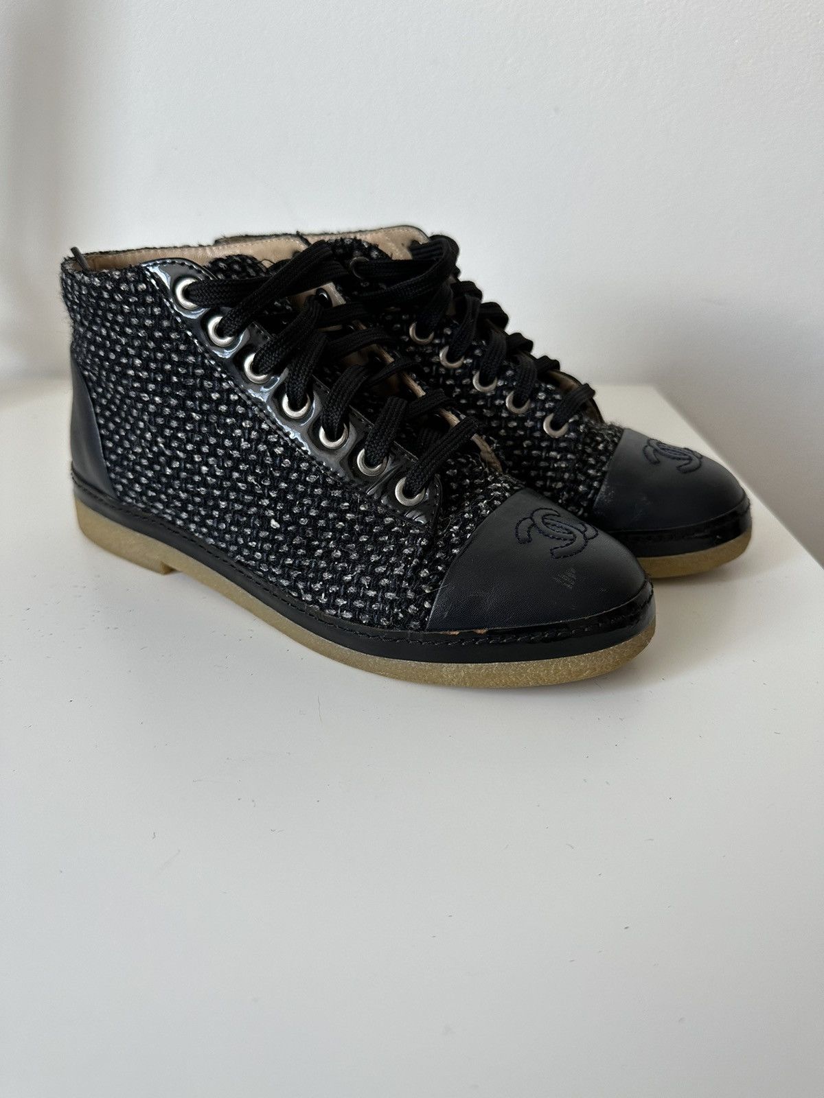 Chanel Chanel Tweed Leather Cap Toe CC Logo Lace Up Ankle Boots Size US 6 / IT 36 - 9 Thumbnail