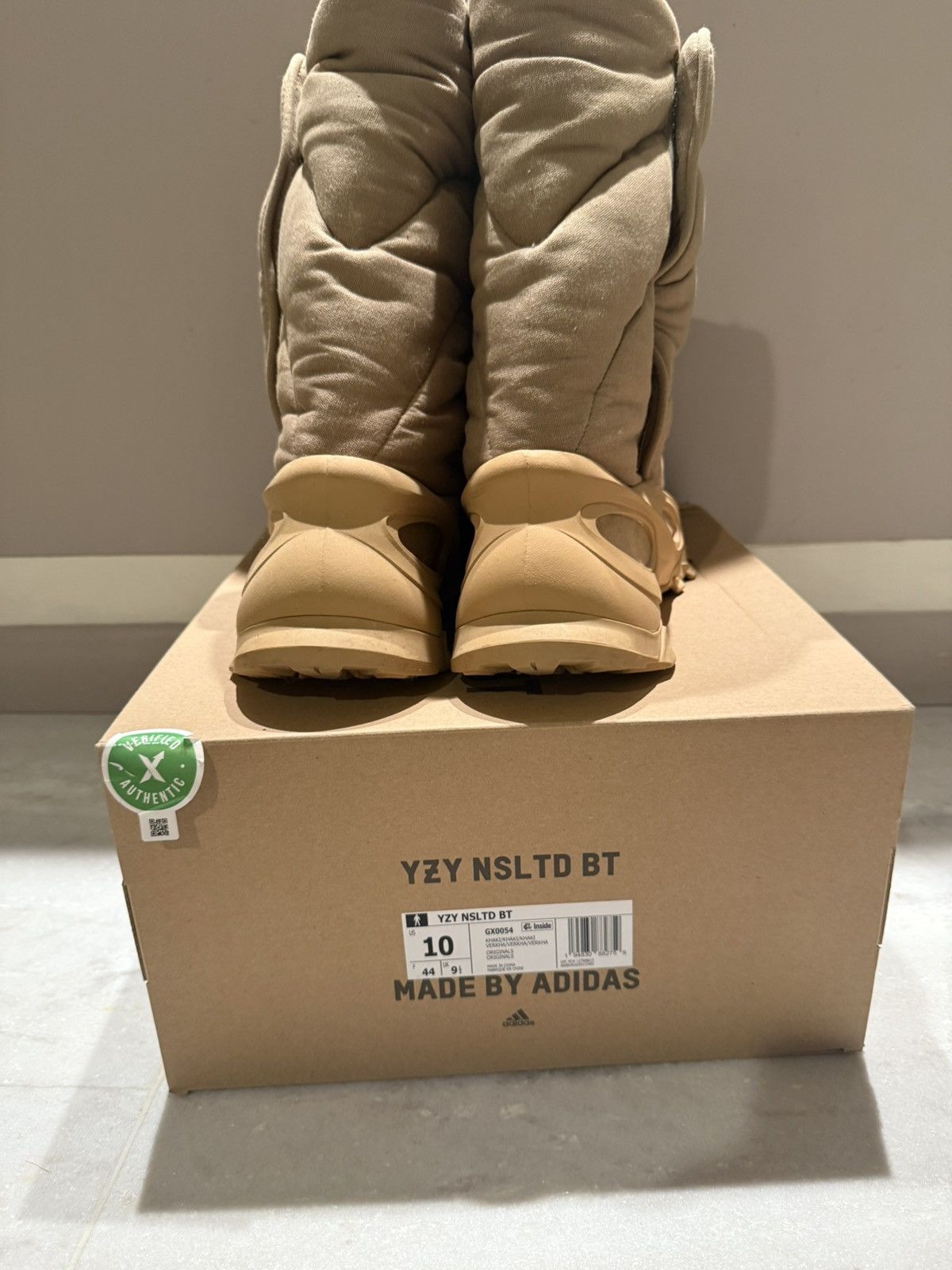 Adidas YZY NSLTD BT Beige Boots like new size 10 SOLEKONNECTGSO | COME SHOP⭐️ Preowned Adidas Yeezy NSLTD  main image 4