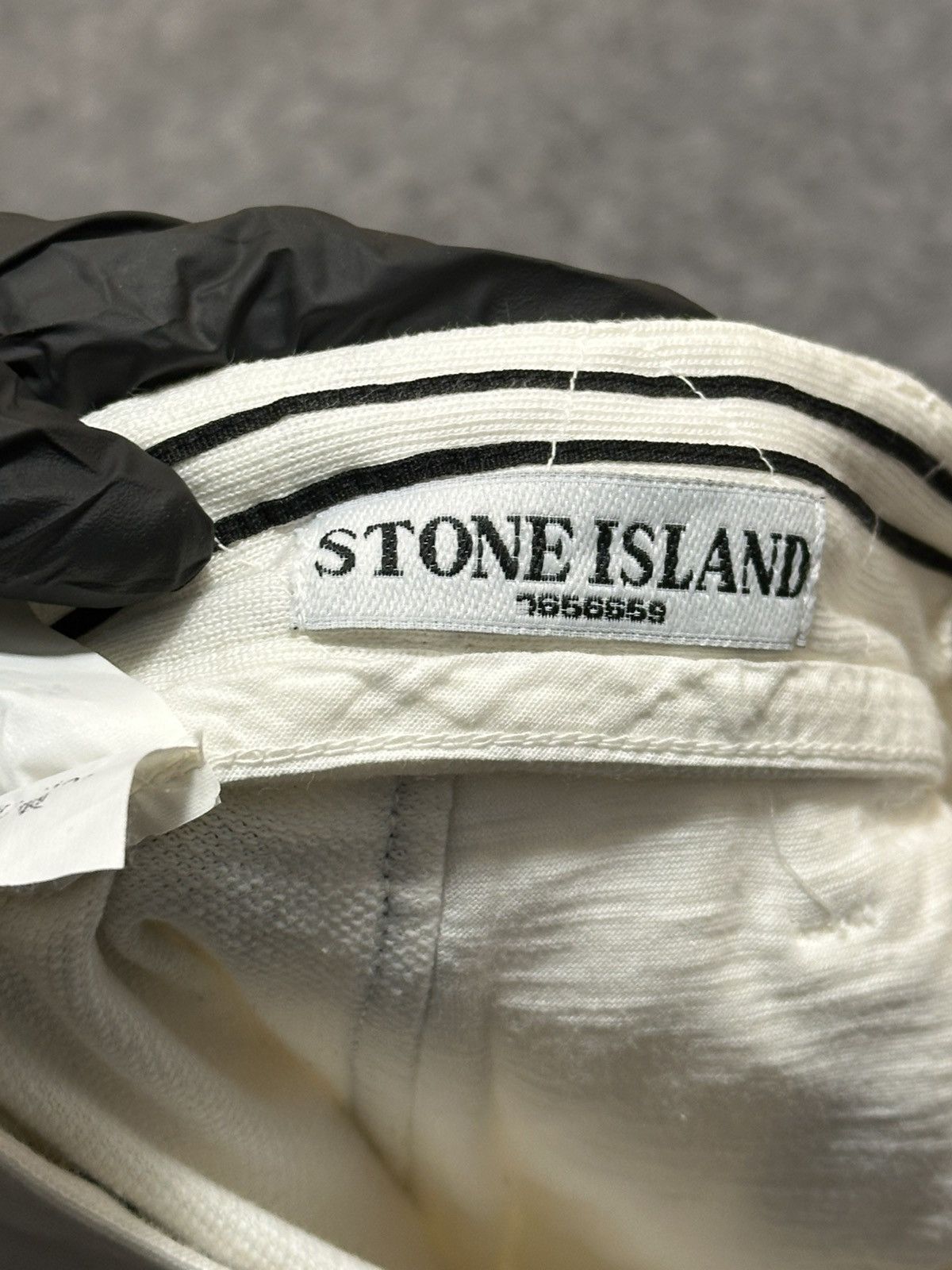 Stone Island Stone Island shorts featuring contrast black tape. Size US 36 / EU 52 - 13 Thumbnail