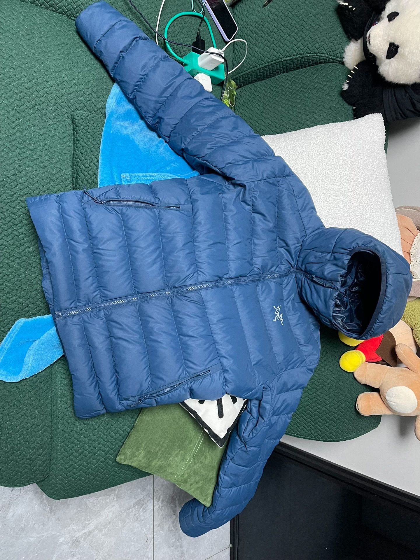 Arc'teryx Arc'teryx Men's Blue Hooded Down Jacket Size US M / EU 48-50 / 2 - 1 Thumbnail