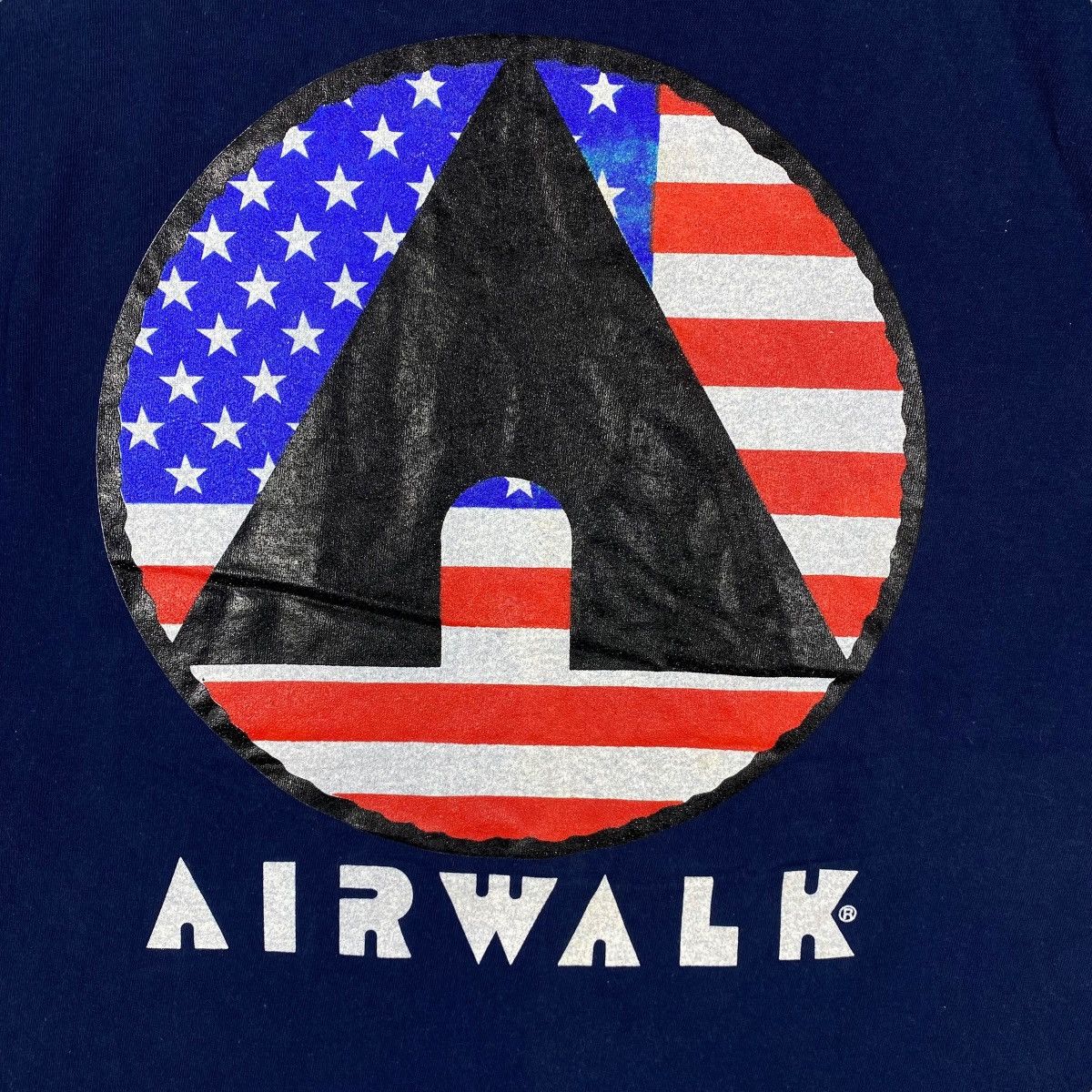Airwalk Vintage 90's AIRWALK Big Logo Faded Skate Streetwear Tee Size US L / EU 52-54 / 3 - 2 Thumbnail