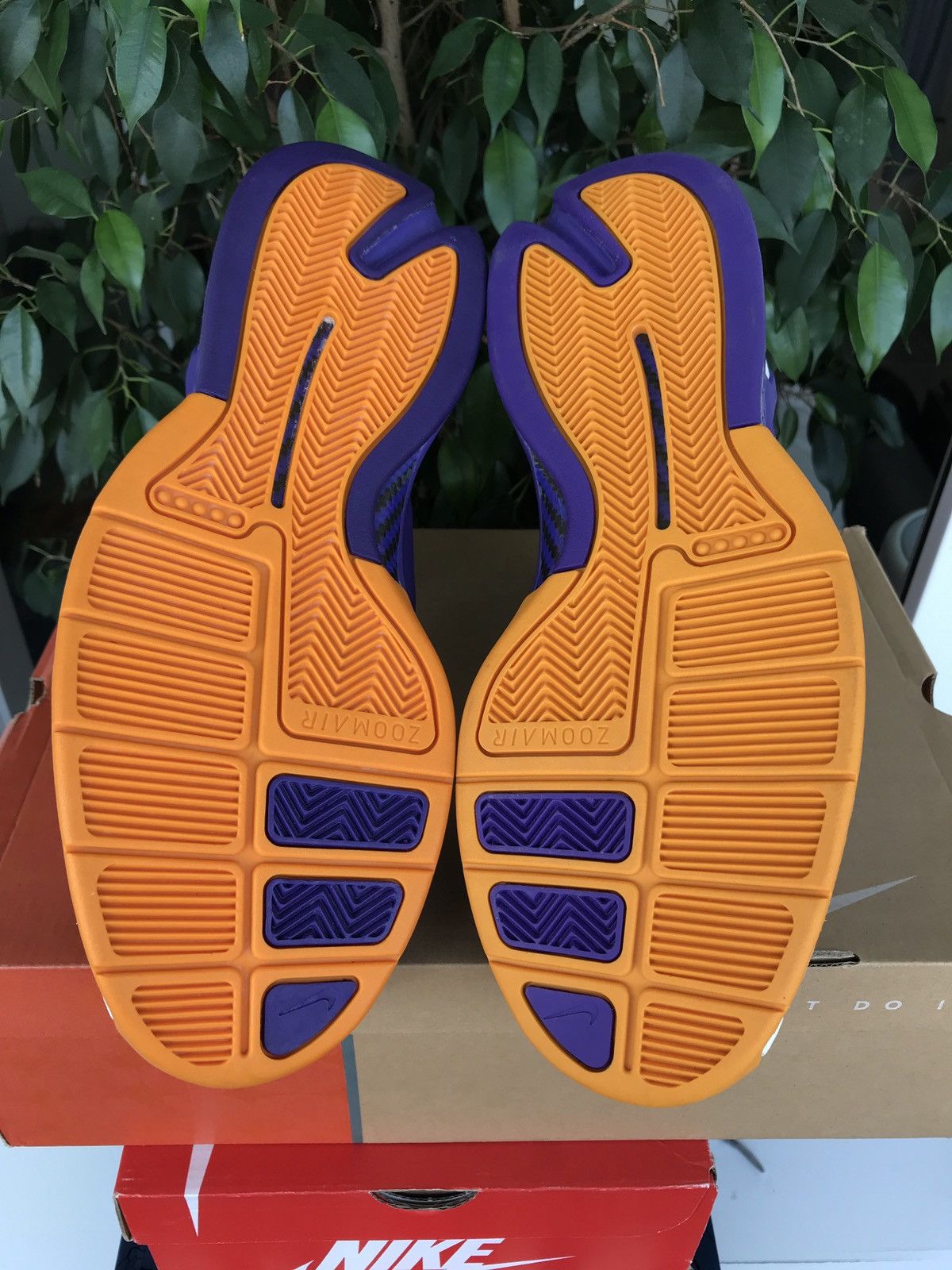 NBA Air Zoom Huarache 2K5 Lakers Kobe Bryant Lebron Jordan KD Size US 9 / EU 42 - 7 Thumbnail