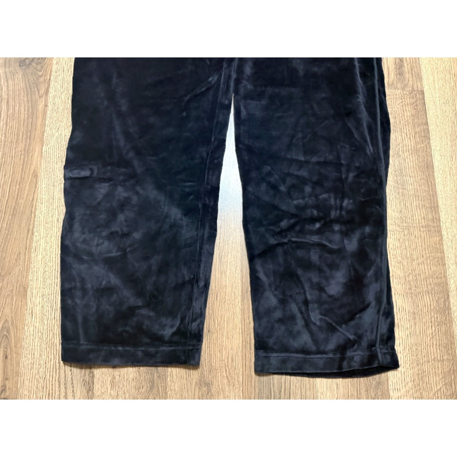 Vintage Sport Savvy Pants Women’s Medium Pull on Black Hidden Pocket on Leg 41" Length Pants Womens Medium Black Pockets 41" Length Fashion Sports Style Size 32" / US 10 / IT 46 - 3 Thumbnail