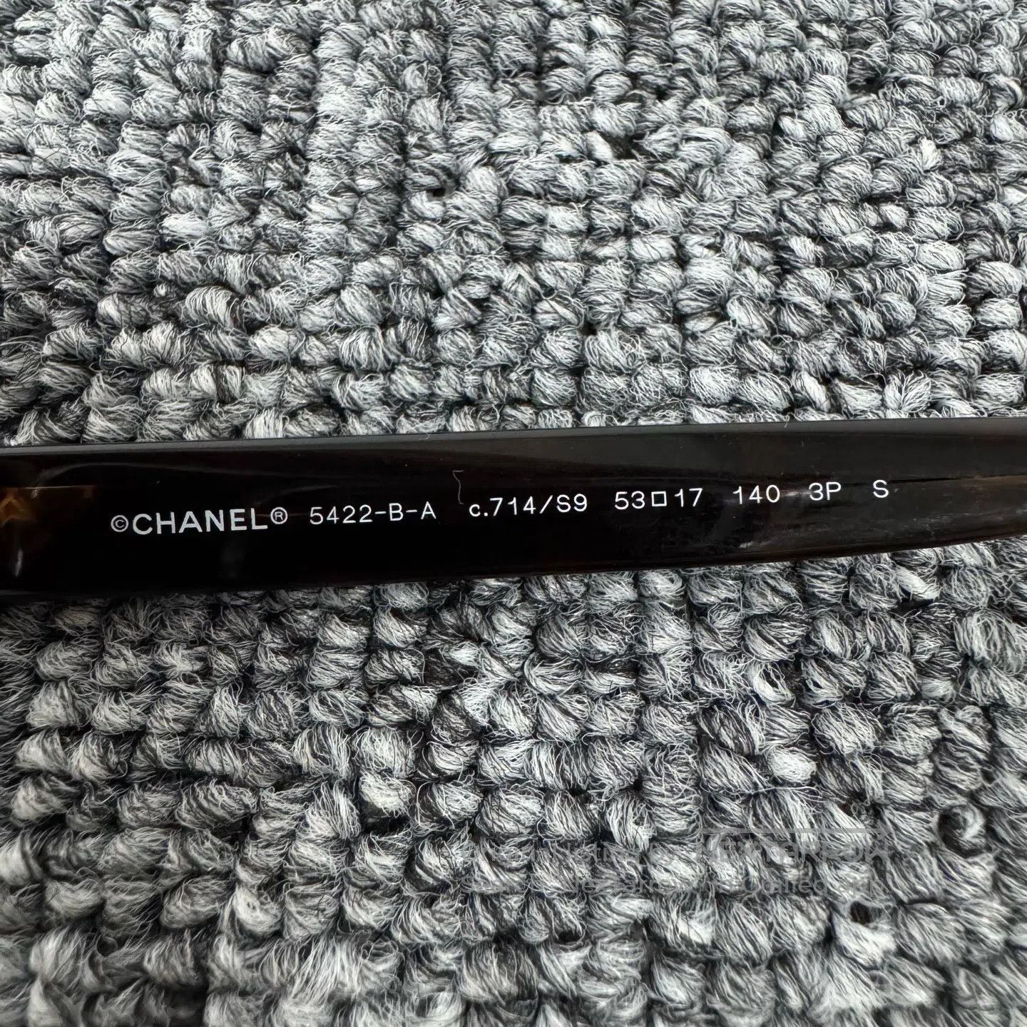 Chanel Chanel Amber-colored square; water diamond letter "C"; sun Size ONE SIZE - 4 Thumbnail