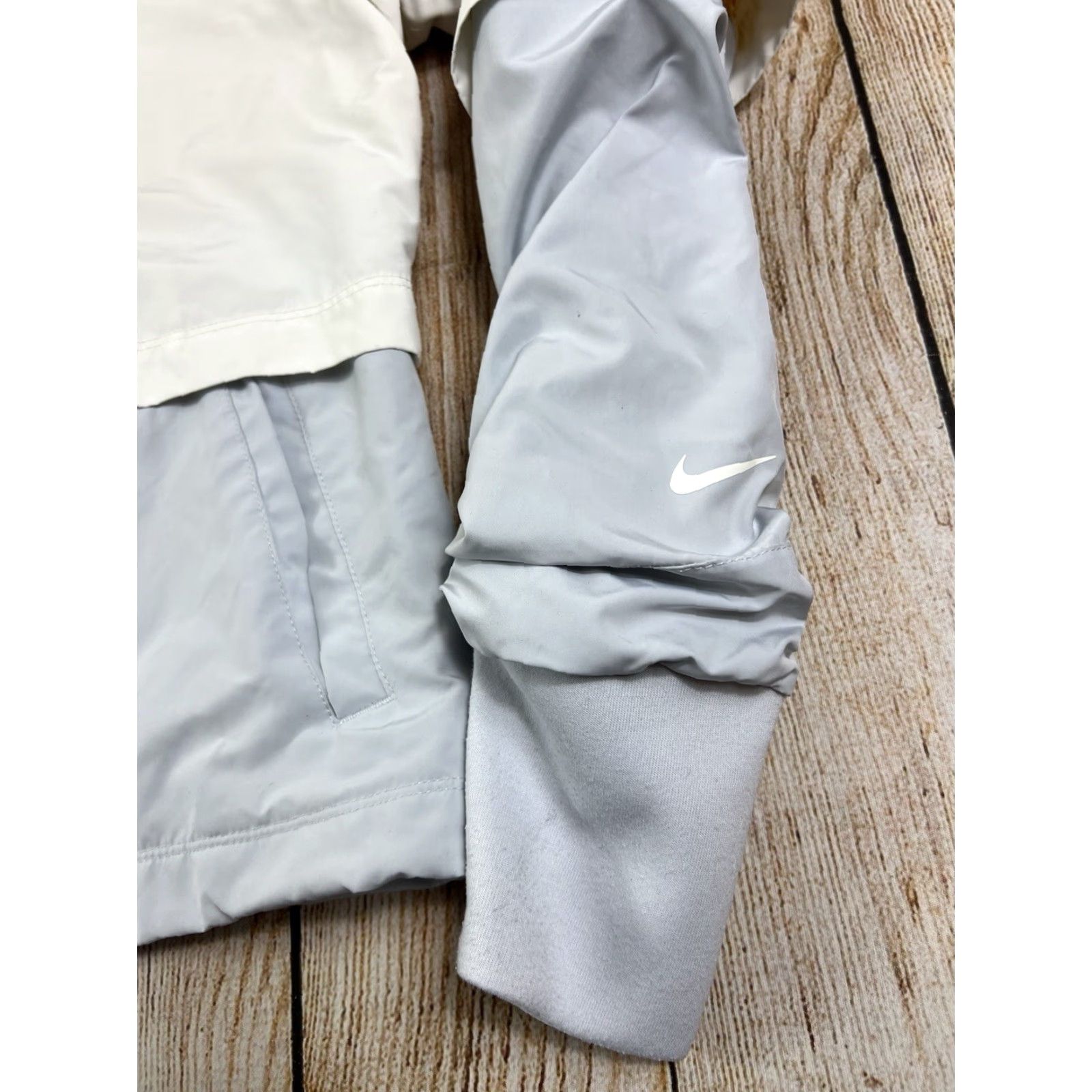Nike **Nike Women's Gray White Golf Hyperadapt Jacket Size Small** User: **Gray Nike Women's Golf Hyperadapt Jacket Size Small** Size S / US 4 / IT 40 - 3 Thumbnail