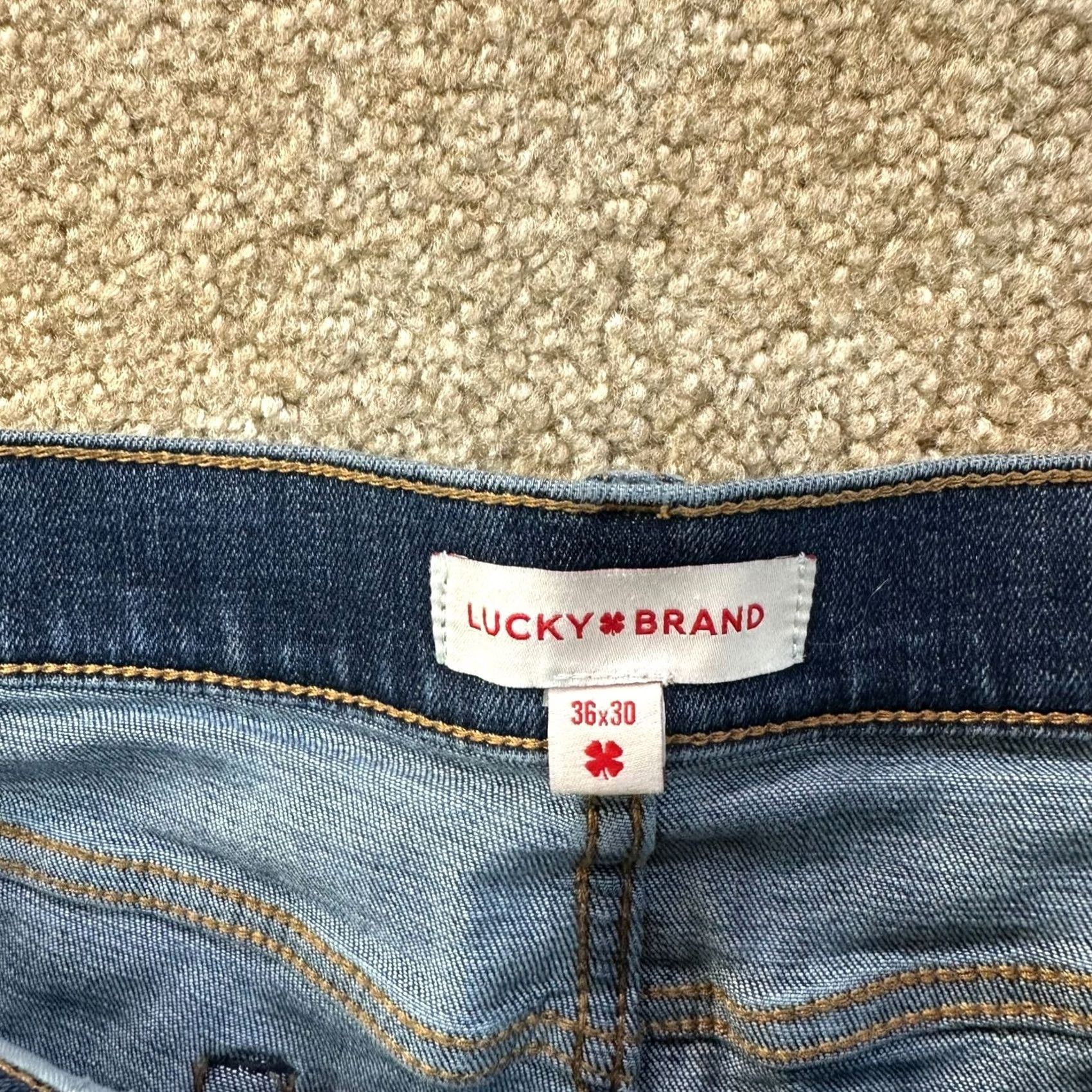 Lucky Brand Lucky Brand 363 Jeans Mens 36x30 Blue Denim Straight 5-Pocket Regular Rise Mid Vintage: No (adjusted for clarity) Size US 36 / EU 52 - 3 Thumbnail