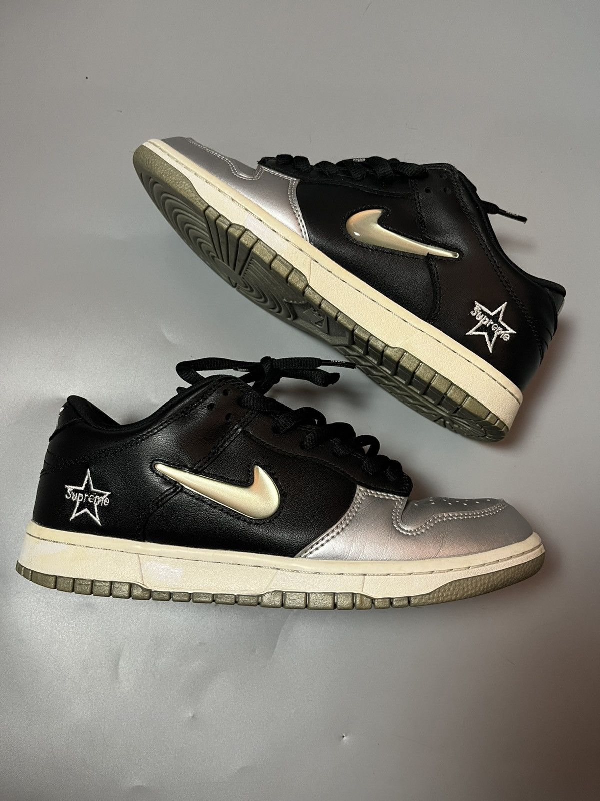 Nike × Supreme Supreme x Nike Sb dunk low pro “jewel swoosh silver” 2019 Size US 7 / EU 40 - 1 Thumbnail