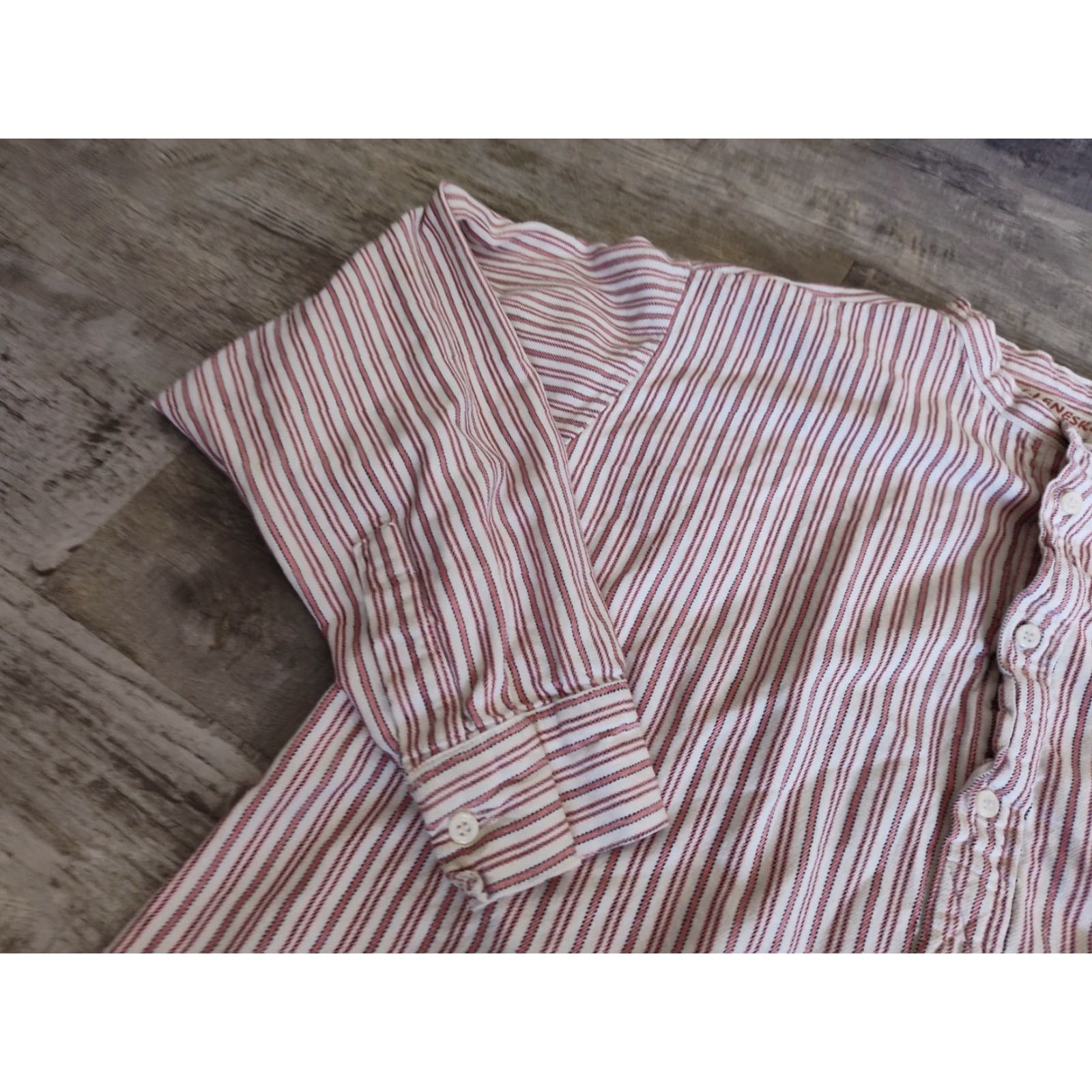 Vintage VINTAGE Gleneske Men's Shirt XL Red & White Striped Long Sleeve Button-Up Collared Cotton Made in Ireland Size US XL / EU 56 / 4 - 5 Thumbnail