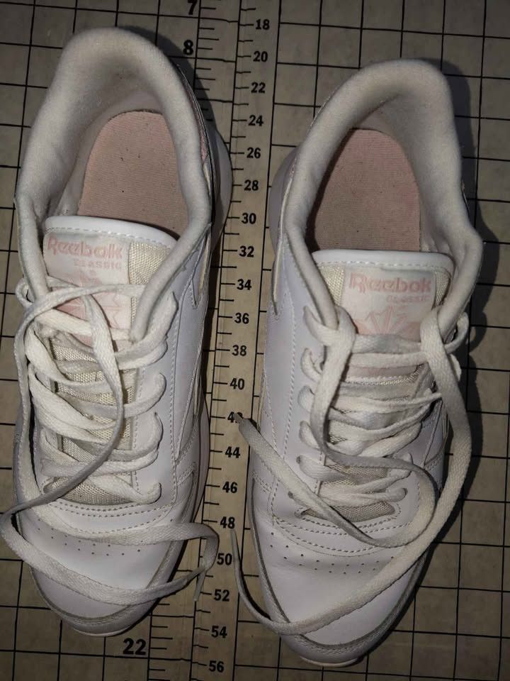 Reebok Women's Reebok Classic White & Pink Sneakers Size 9.5 Size US 9.5 / IT 39.5 - 3 Thumbnail