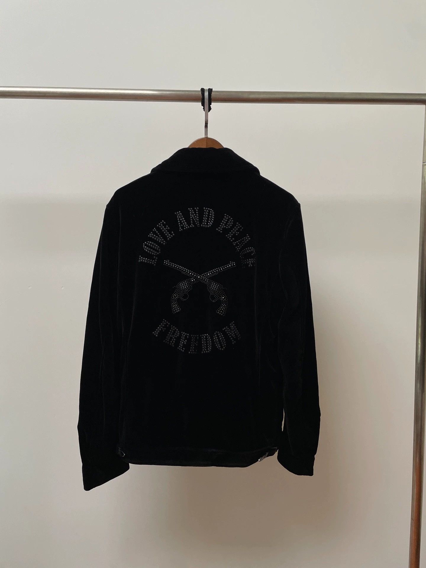 Roar Roar guns Double Gun Rhinestone Velvet Jacket Size 2 Size US M / EU 48-50 / 2 - 1 Thumbnail