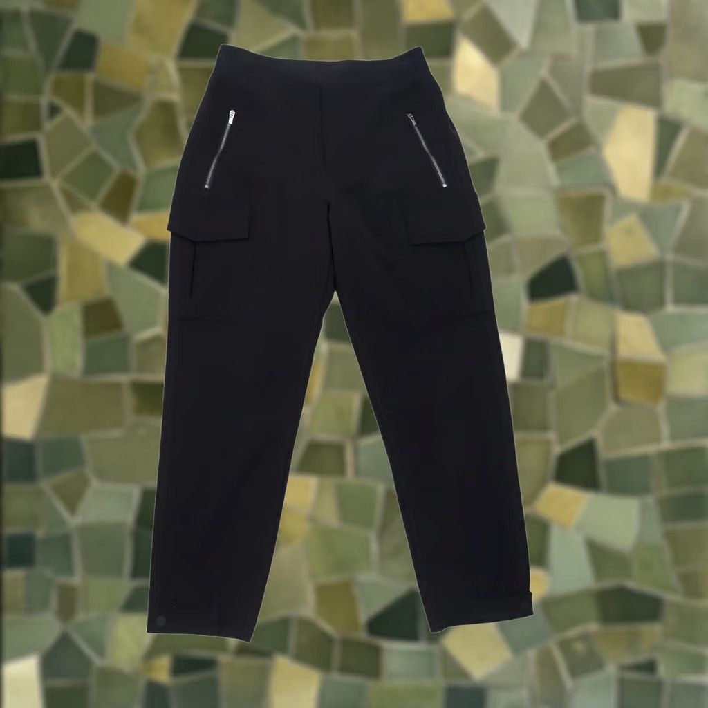 Athleta Athleta Black Pull-On Cargo Pants 4 Women Jogger Pants Regular Size 4 Black Activewear Women Size 27" / US 4 / IT 40 - 1 Thumbnail