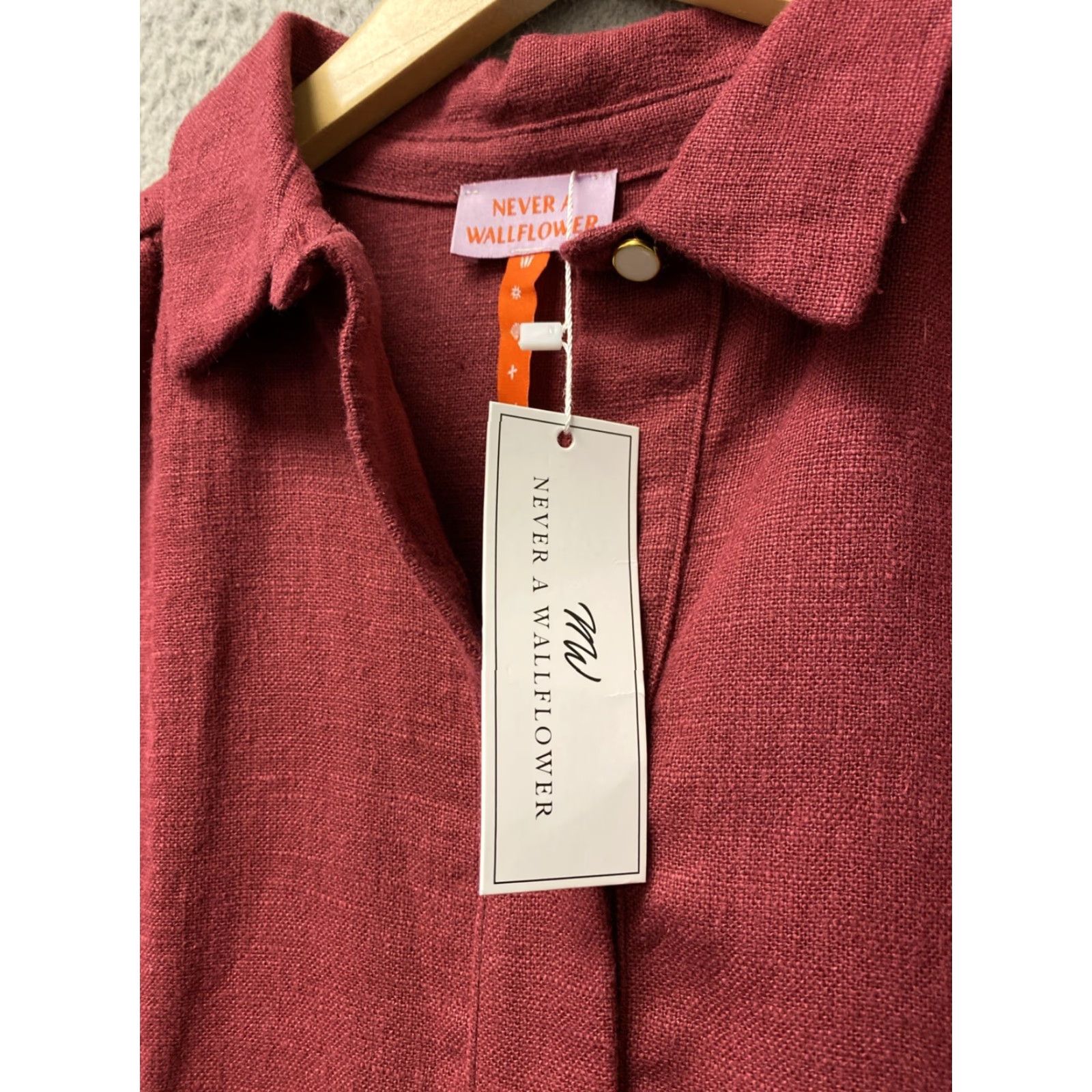 Vintage Never A Wallflower Shirt Womens Burgundy XS Short Sleeve Cotton Silk Button Round Neck Modern City design 90s? Size XS / US 0-2 / IT 36-38 - 5 Thumbnail