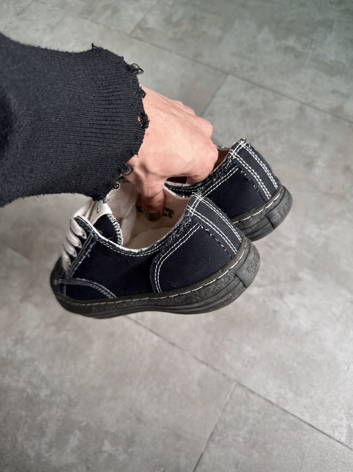 MAISON MIHARA YASUHIRO MMY GENERAL SCALE LOW TOP SNEAKERS
