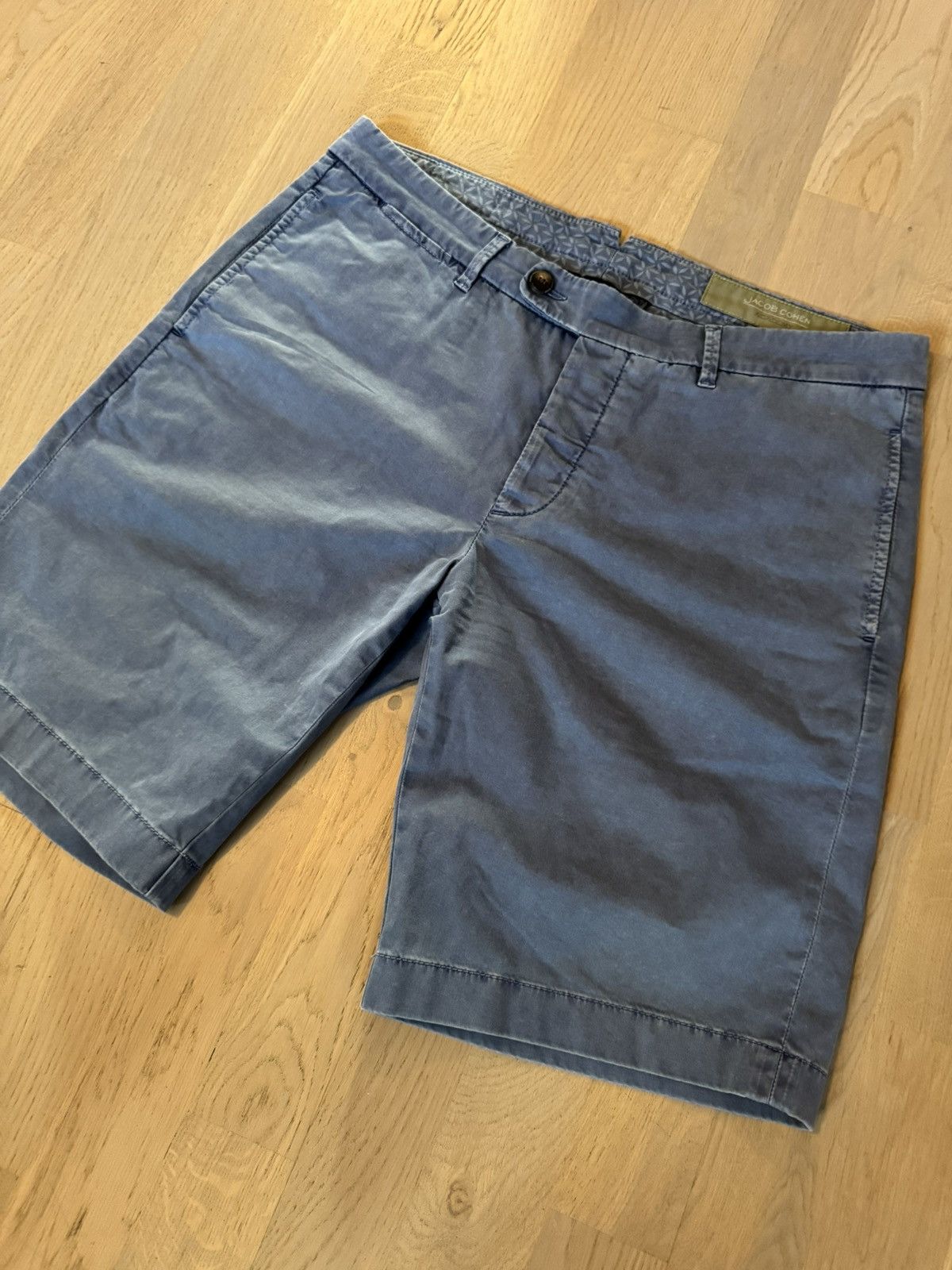 Jacob Cohen JACOB COHEN SHORTS see REAL SIZES IN PHOTOS BY TAPE MEASURE Size US 35 - 1 Thumbnail