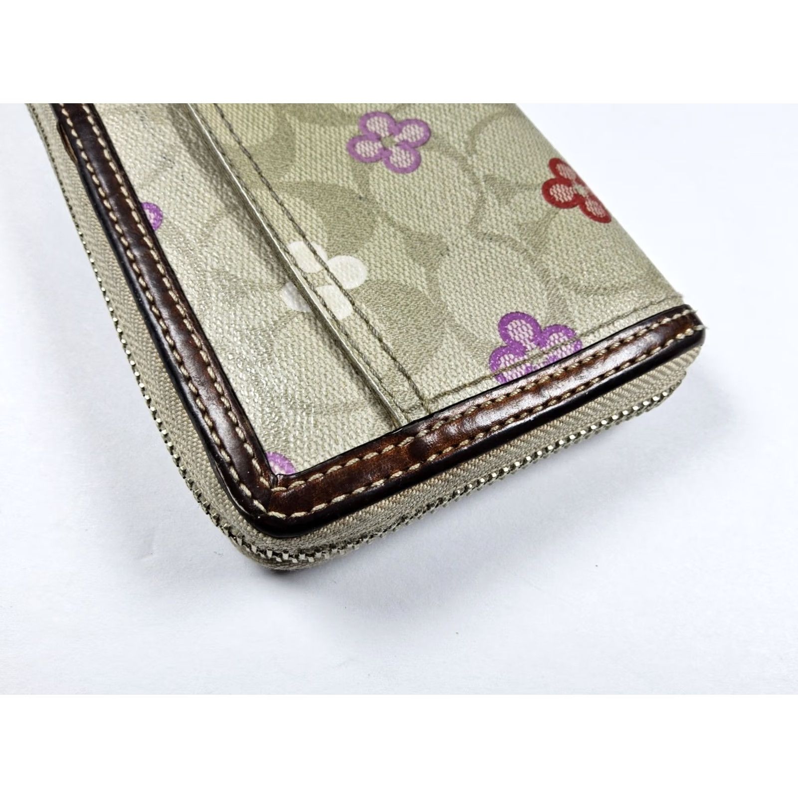 Coach Coach Wallet Zip Around Beige Floral Accordion DAMAGED Size ONE SIZE - 6 Thumbnail