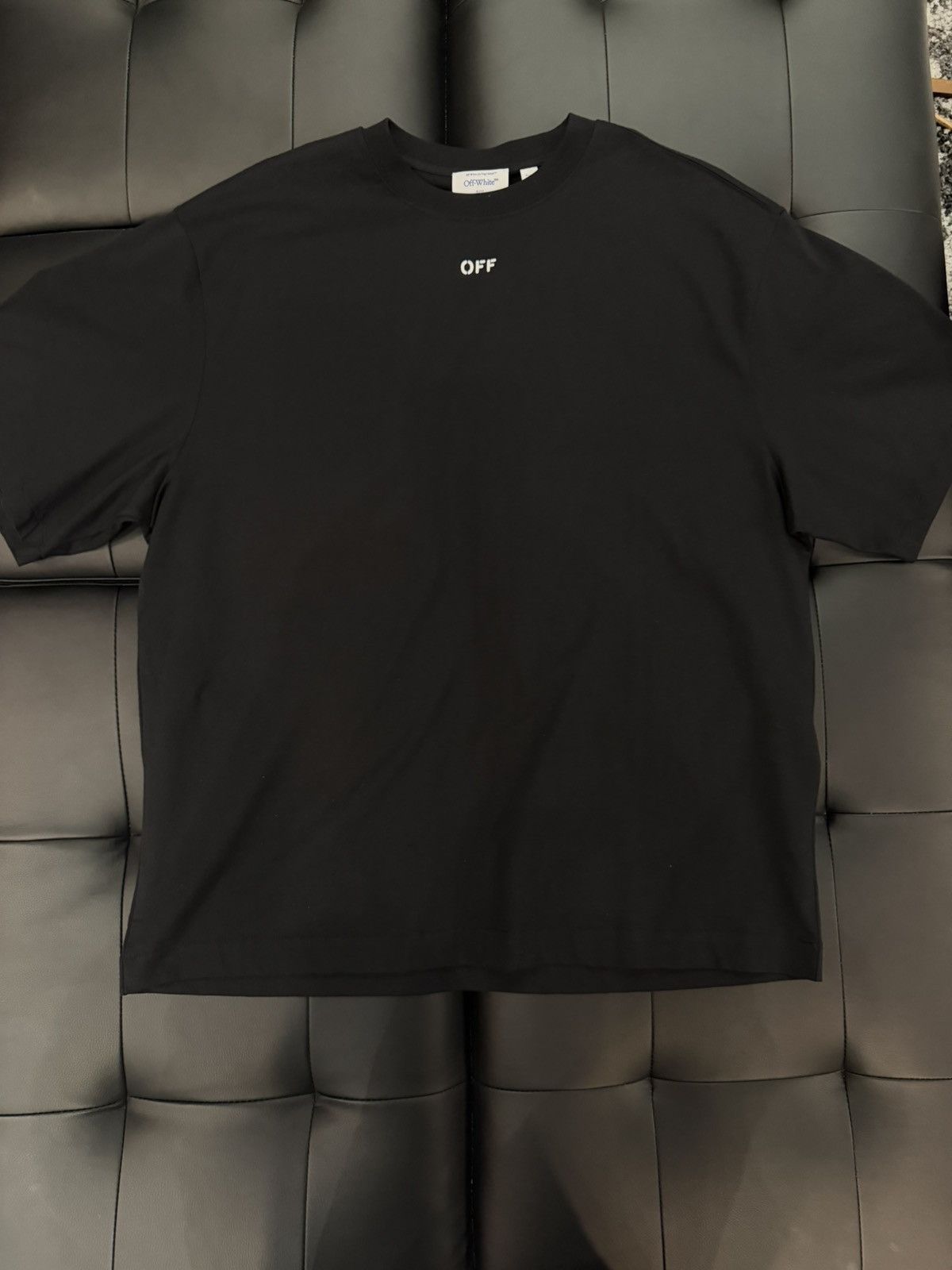 Off-White Size M - Off-White Spray Arrow T-Shirt Black Size US M / EU 48-50 / 2 - 5 Thumbnail