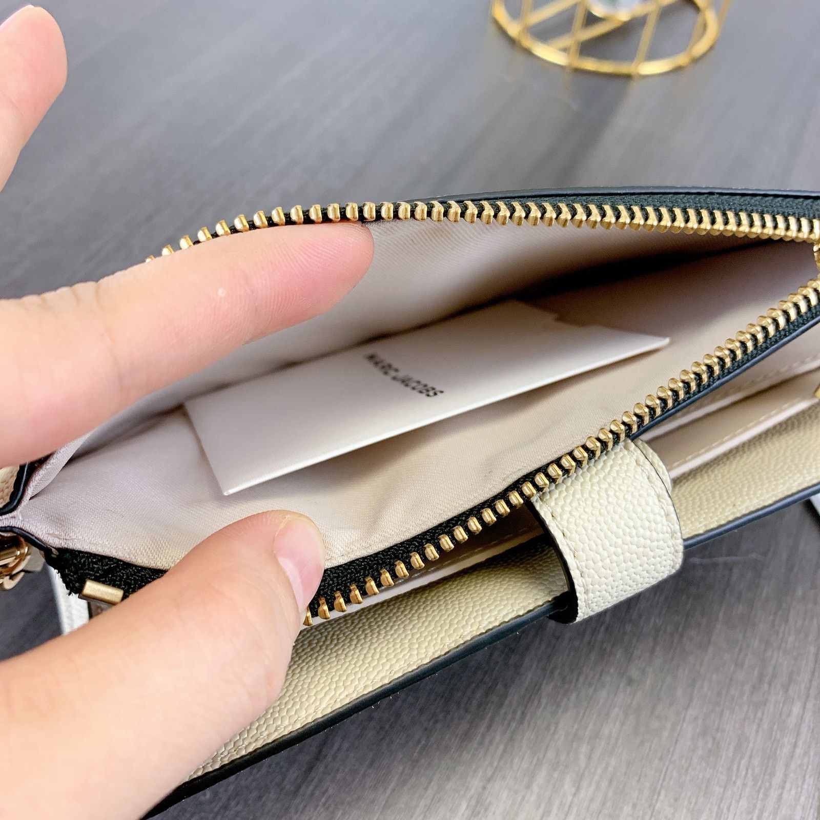 Marc Jacobs Marc Jacobs S107M06RE22-102 BRB Phone Wristlet Marchmallow Size ONE SIZE - 3 Thumbnail