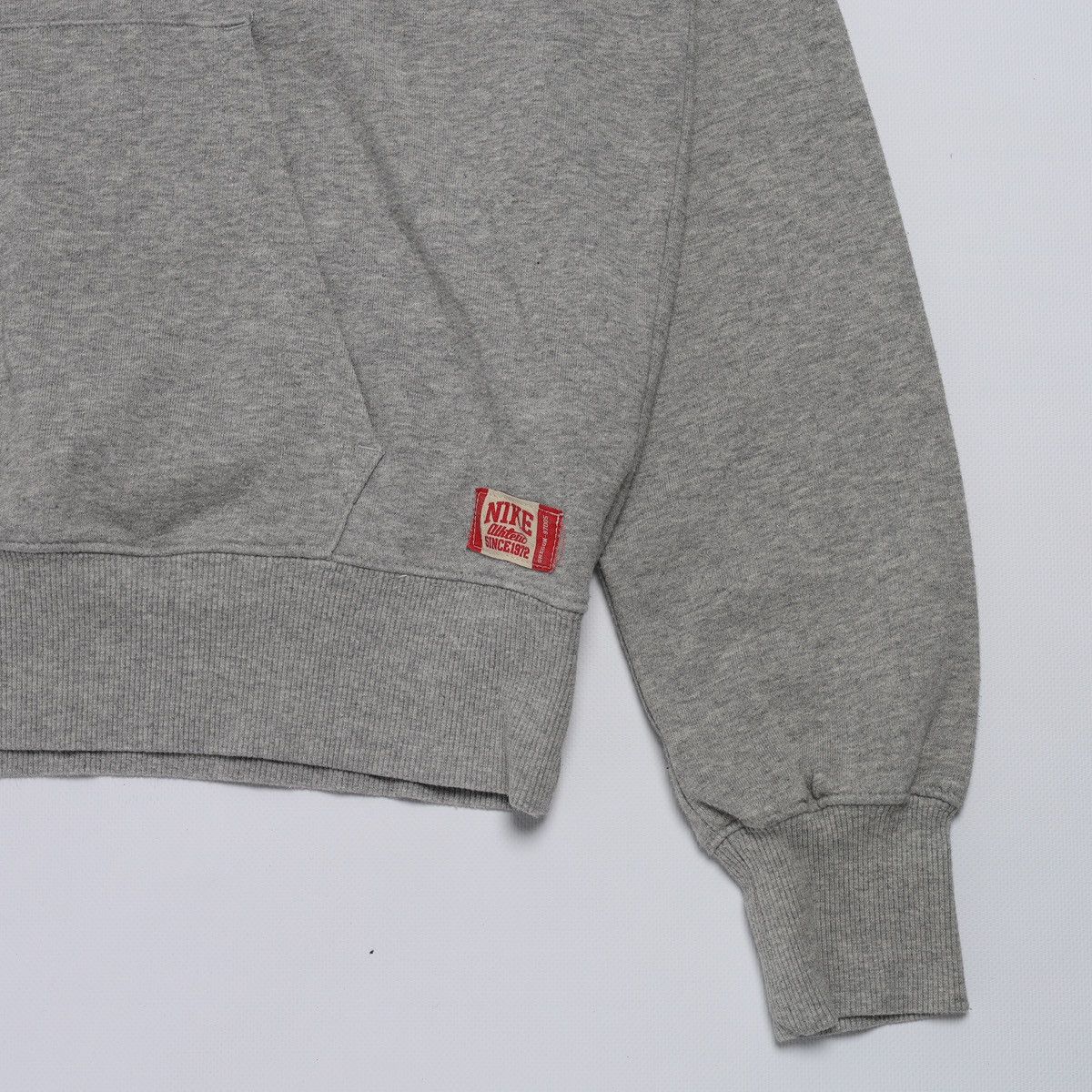 Nike Vintage Nike Center Logo Hoodie West Coast Swoosh Size US L / EU 52-54 / 3 - 3 Thumbnail