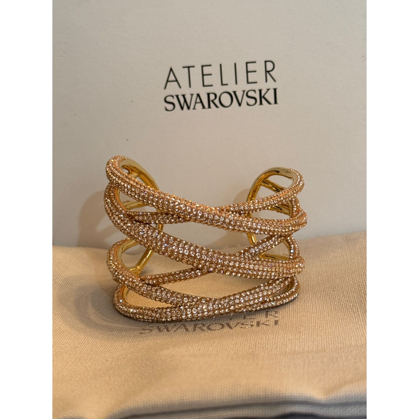 Swarovski Swarovski Atelier Tigris cuff Pink, Gold-tone plated Size ONE SIZE - 2 Thumbnail