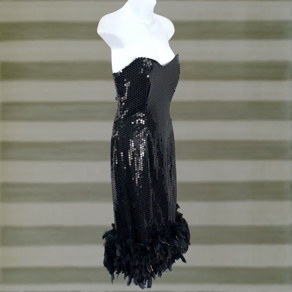 Vintage VINTAGE Strapless Sweetheart Sequin Dress 5/6 Black Gold Feather Hem Prom Party Dress Size S / US 4 / IT 40 - 1 Thumbnail