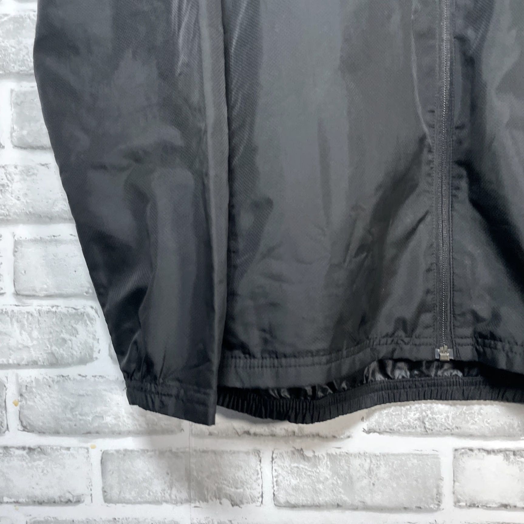Adidas Adidas Black Zip Up Windbreaker Jacket Mens Size L Size US L / EU 52-54 / 3 - 3 Thumbnail