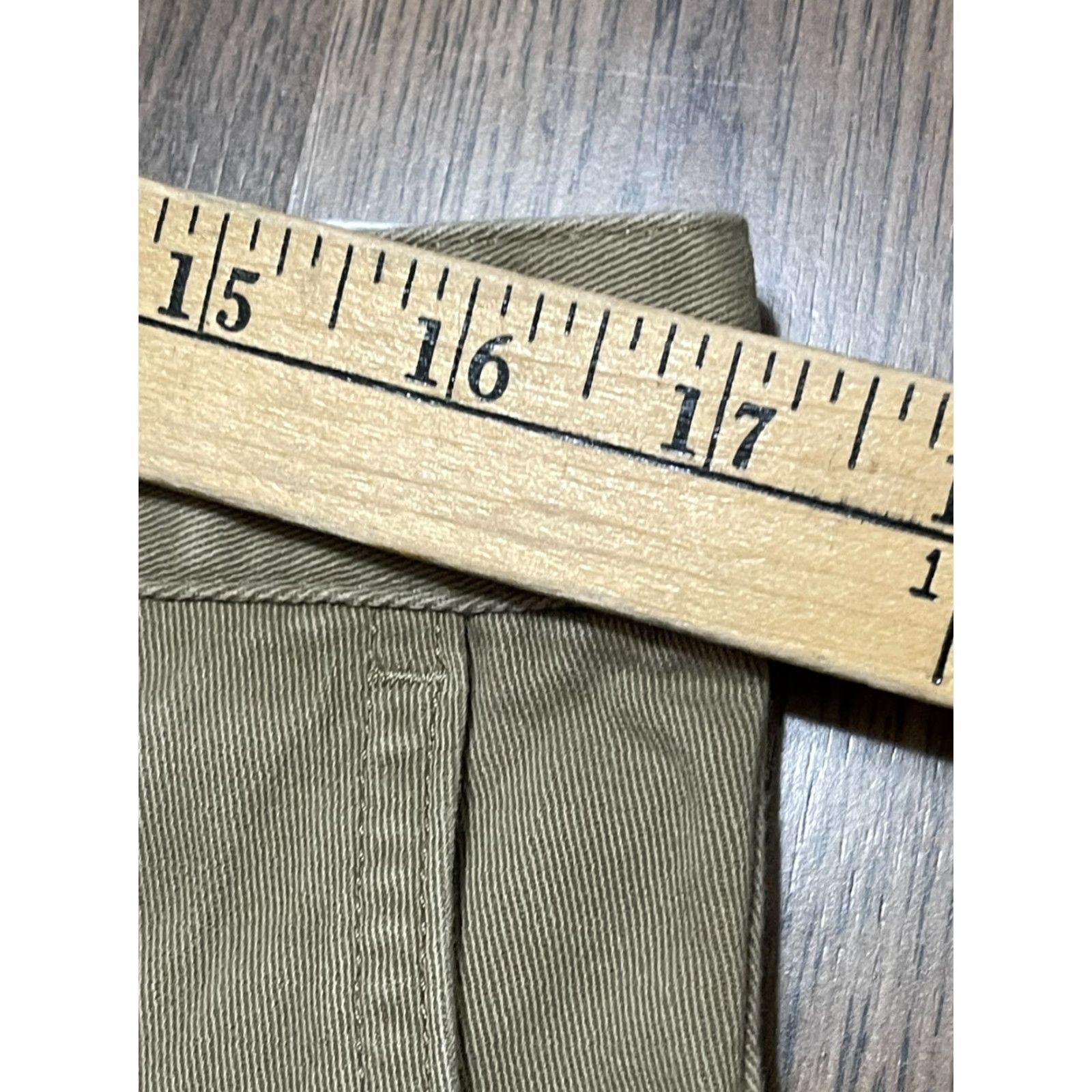 Dockers DOCKERS Shorts Mens 36 Khaki Pockets Casual Shorts Size US 36 / EU 52 - 5 Thumbnail