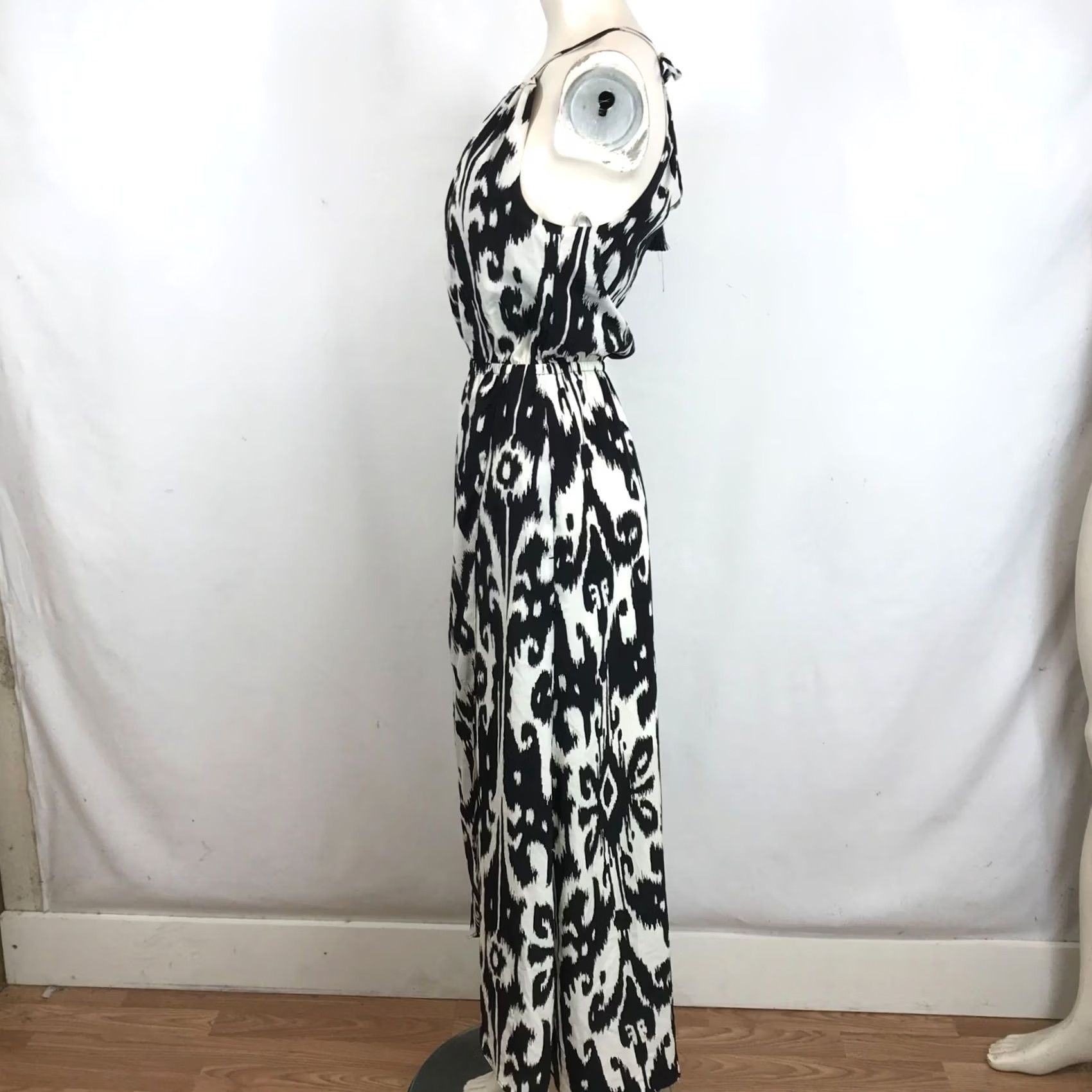 Athleta ATHLETA Dress Womens S/M BLACK & WHITE SPAGHETTI STRAP GATHERED WAIST Size S / US 4 / IT 40 - 6 Thumbnail