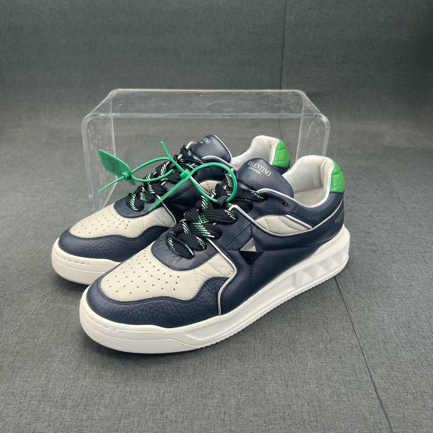 Valentino Valentino Blue Lowtop Sneakers 42 Men Size US 9 / EU 42 - 1 Thumbnail