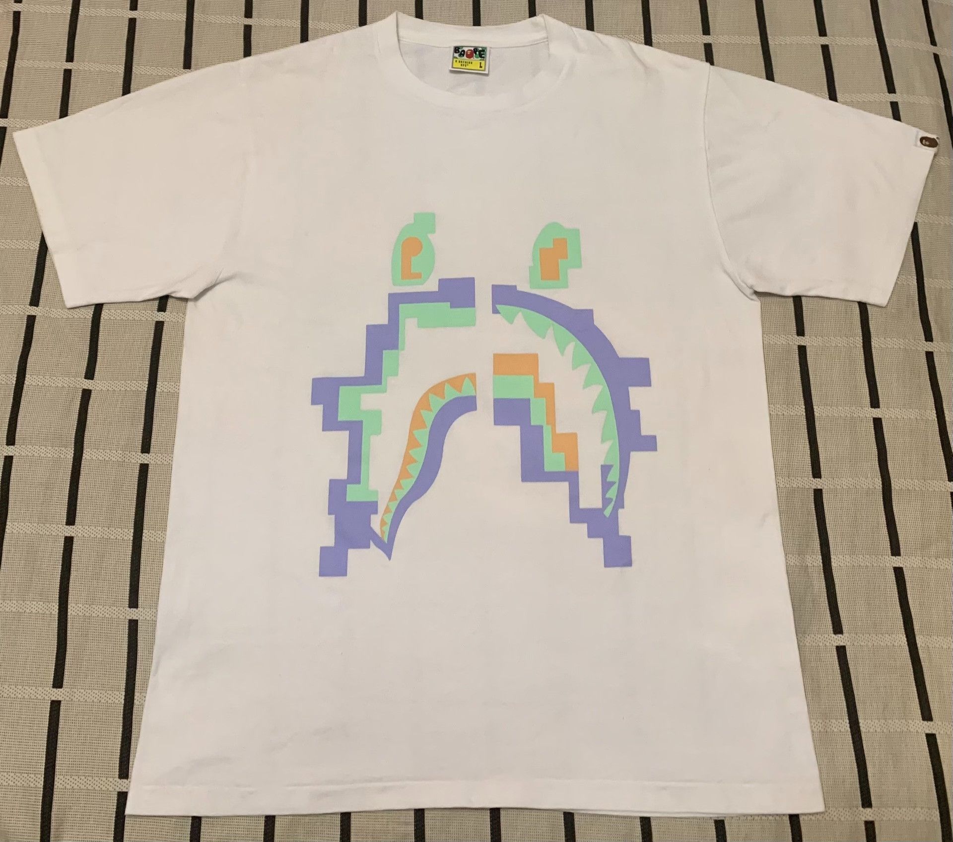 Bape Bape Shark T-Shirt L Men Size US L / EU 52-54 / 3 - 1 Thumbnail