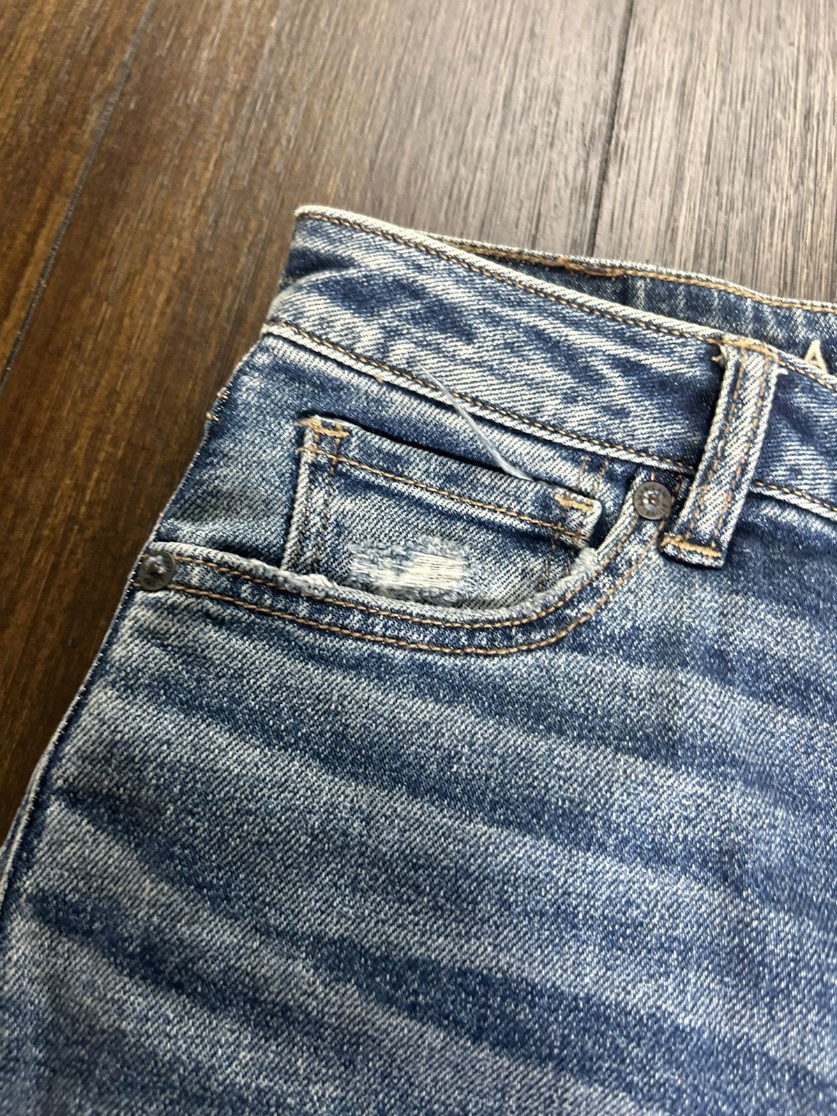 American Eagle Outfitters American Eagle distressed Mom Jeans Size 26" / US 2 / IT 38 - 4 Thumbnail