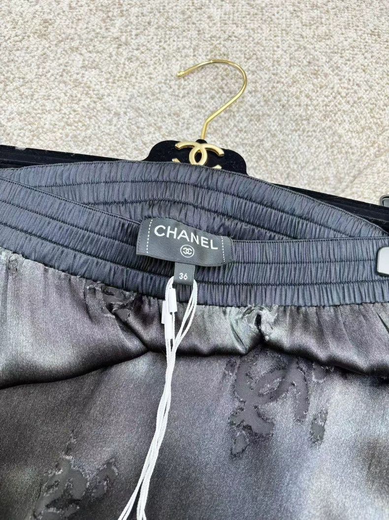 Chanel Chanel 22A black 36-yard ink faded skirt Size 24" / US 00 / IT 34 - 3 Thumbnail