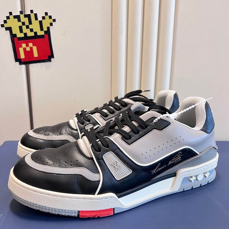Louis Vuitton Louis Vuitton Grey and Black Trainer Sneakers 0089 Size US 8 / EU 41 - 1 Thumbnail