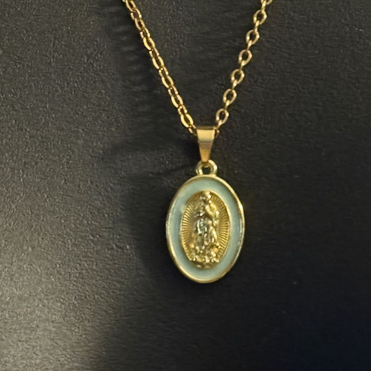 Other Gold tone Virgin Mary medallion pendant necklace Size ONE SIZE - 6 Thumbnail