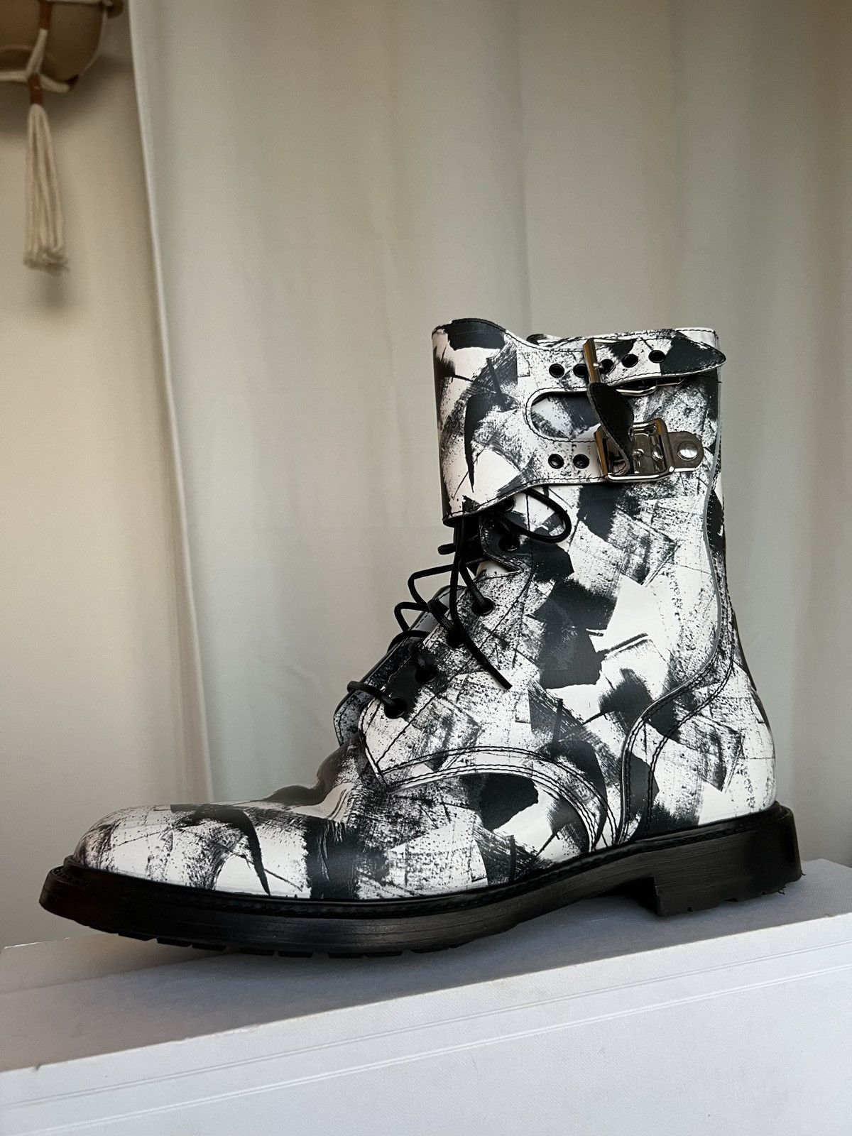 Celine Celine Combat Black/white Leather shoes Size US 9.5 / EU 42-43 - 2 Thumbnail