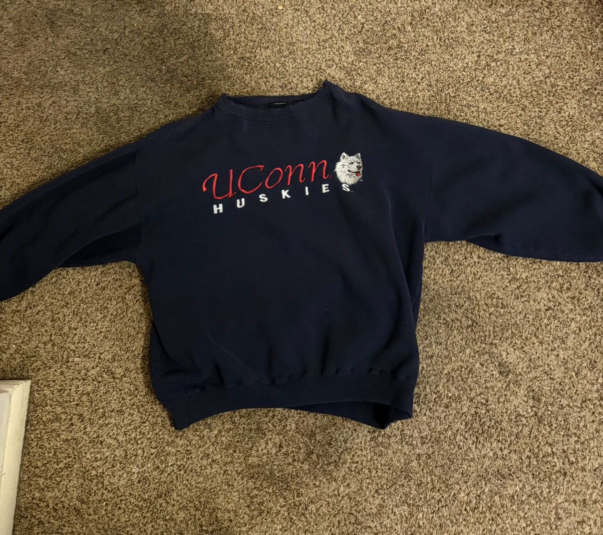Champs Sport U Conn Huskies Sweatshirt Size US M / EU 48-50 / 2 - 1 Thumbnail