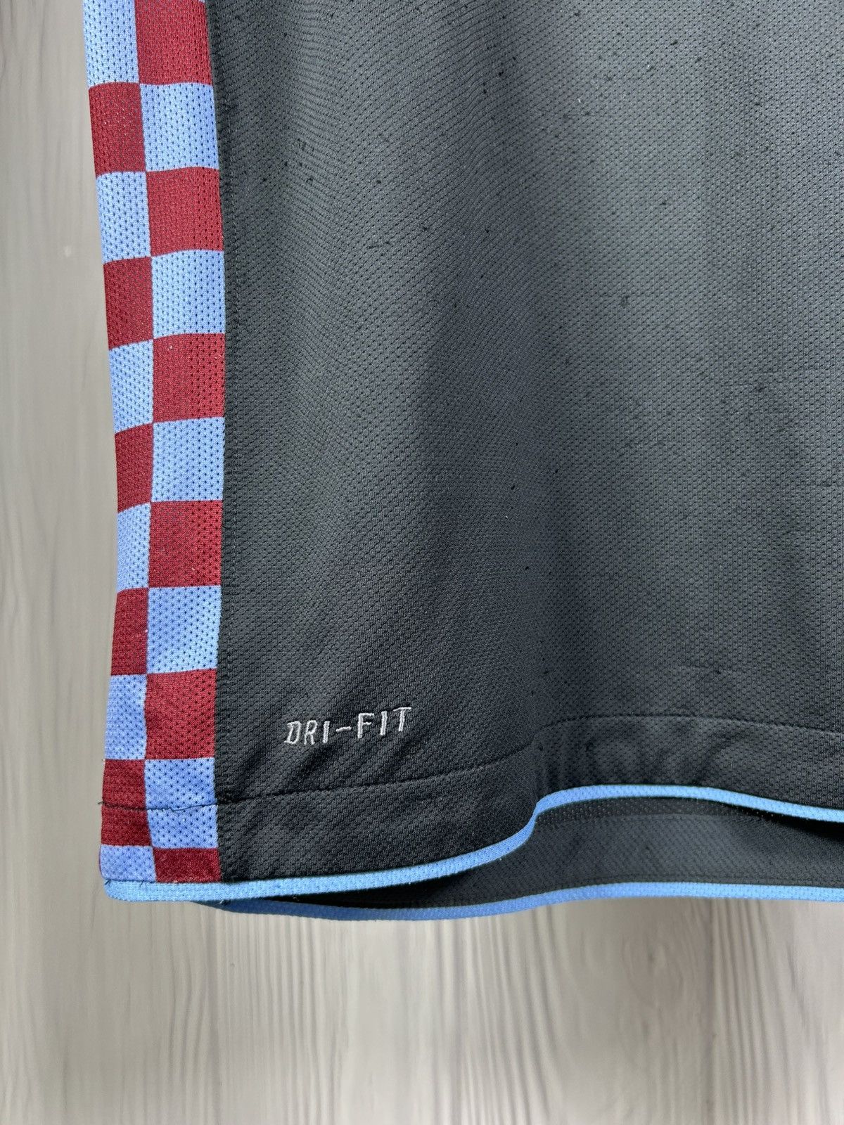 Nike Nike 2010-11 Aston Villa Away Shirt #11 AGBONLAHOR Size M Size US M / EU 48-50 / 2 - 11 Thumbnail