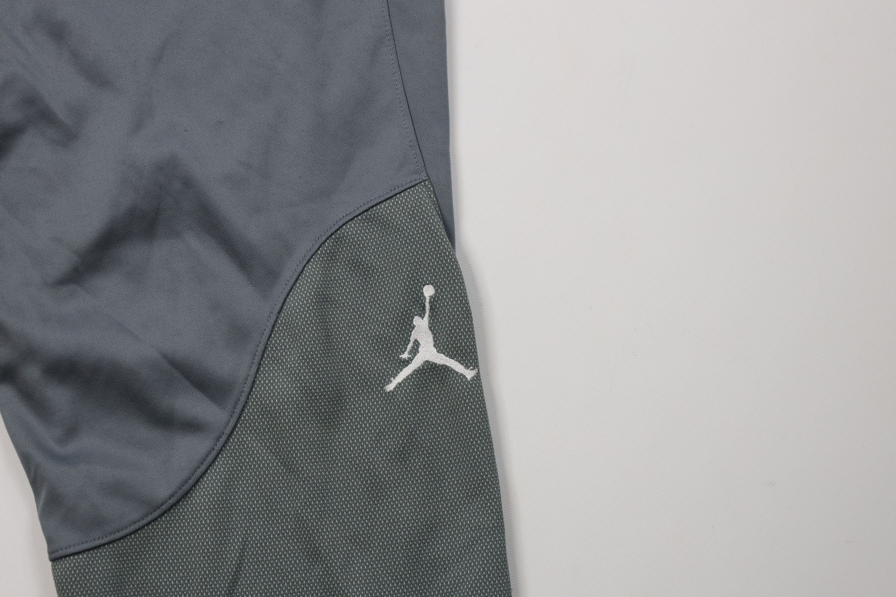 Nike Vintage Y2K Nike Air Jordan Sweatpants Pants Gray Silver Size US 38 / EU 54 - 14 Thumbnail