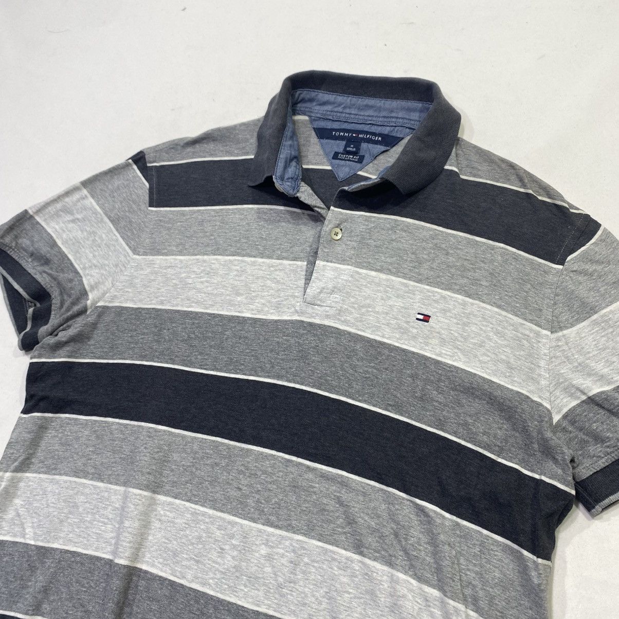 Tommy Hilfiger Tommy Hilfiger Plaid Striped Polo Shirt Size US M / EU 48-50 / 2 - 2 Thumbnail