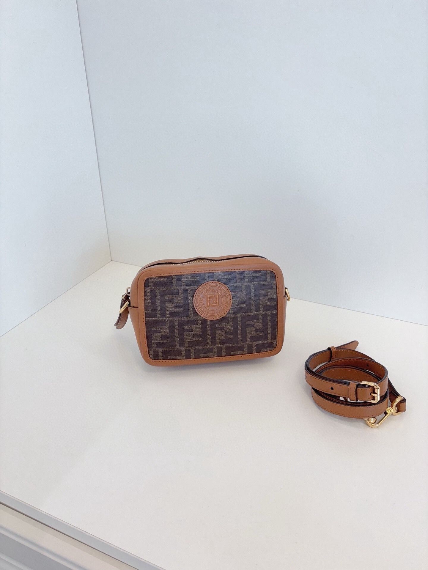 Fendi Pre-loved Bag Very good condition Size ONE SIZE - 1 Thumbnail