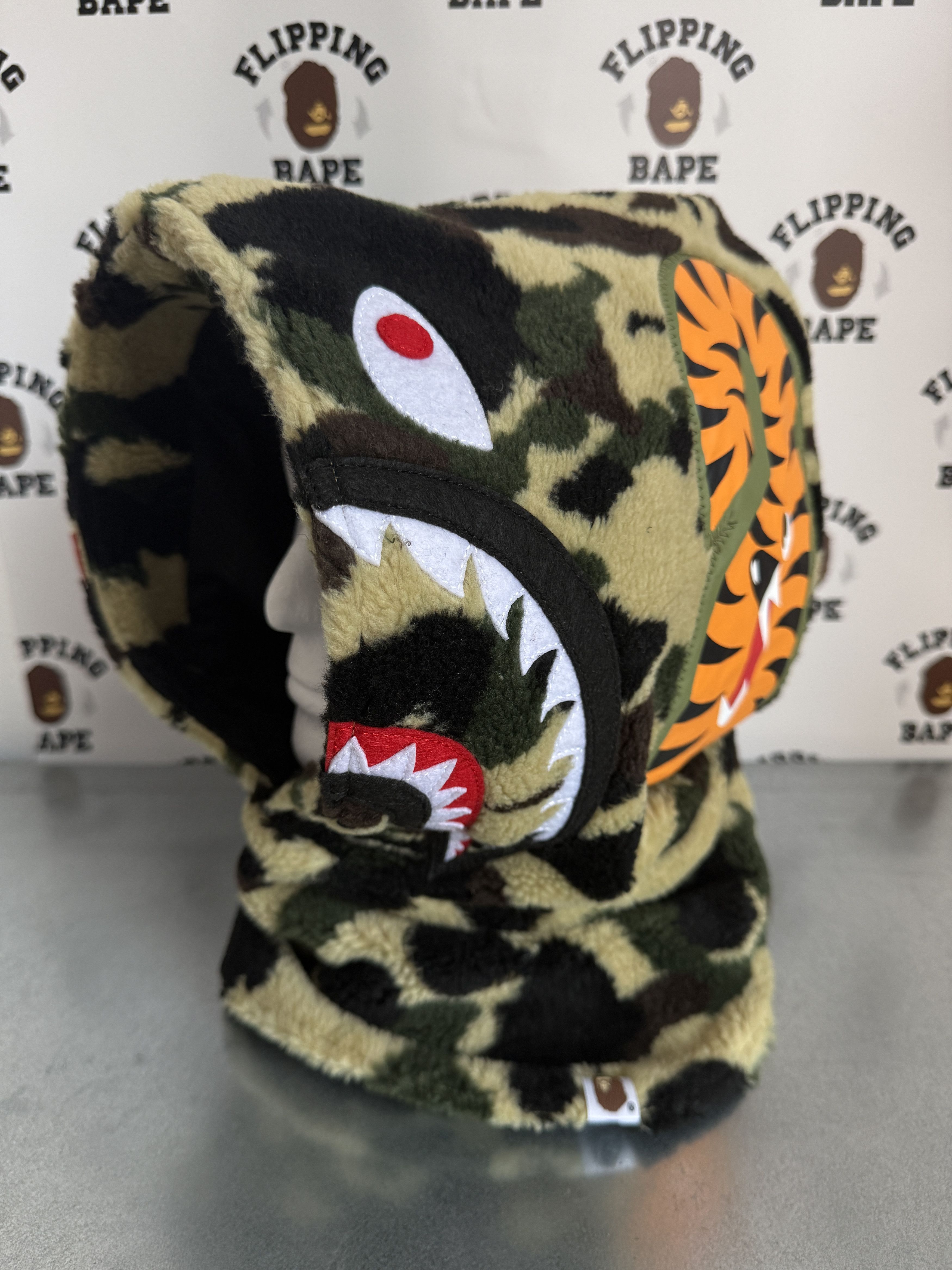 Bape 1ST CAMO SHARK BOA SNOOD Size ONE SIZE - 2 Thumbnail