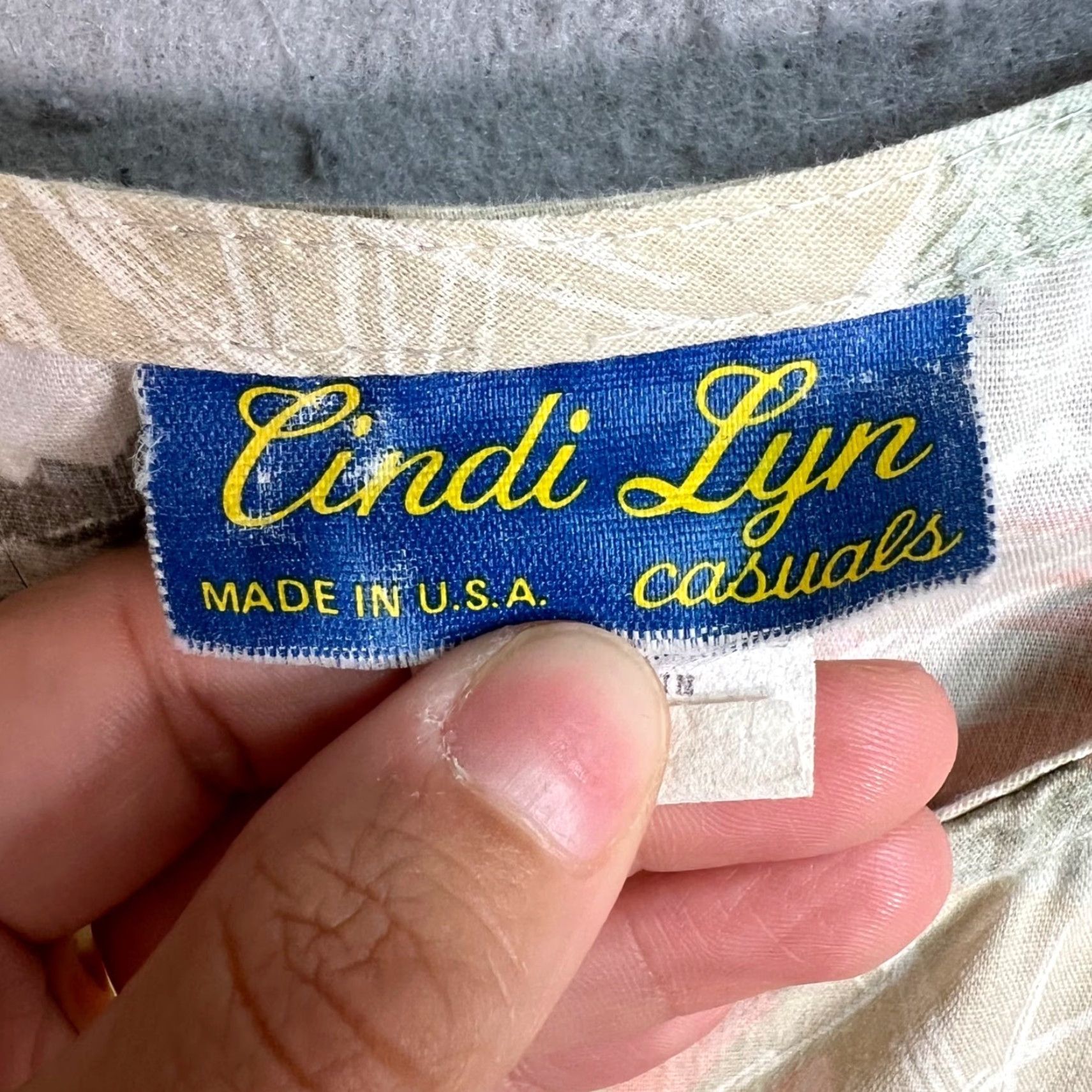 Vintage VINTAGE Cindi Lyn Casuals Womens Small Leaf Print Button-Up Top Size M / US 6-8 / IT 42-44 - 3 Thumbnail