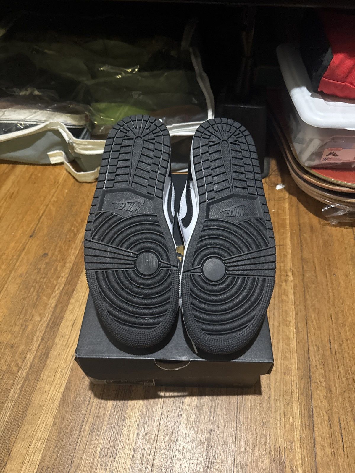 Nike Air Jordan 1 low Size US 9.5 / EU 42-43 - 5 Thumbnail