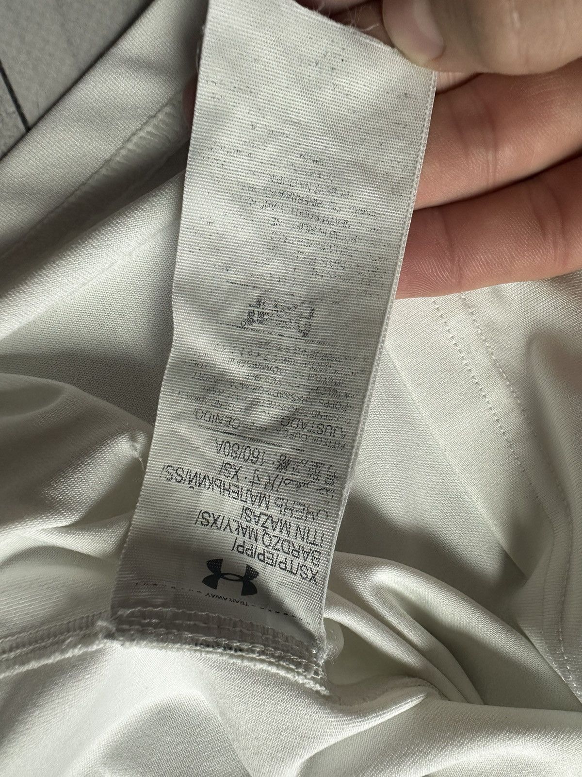 Under Armour × Vintage Vintage under armour Tottenham soccer jersey Spurs Xs Size US XS / EU 42 / 0 - 6 Thumbnail