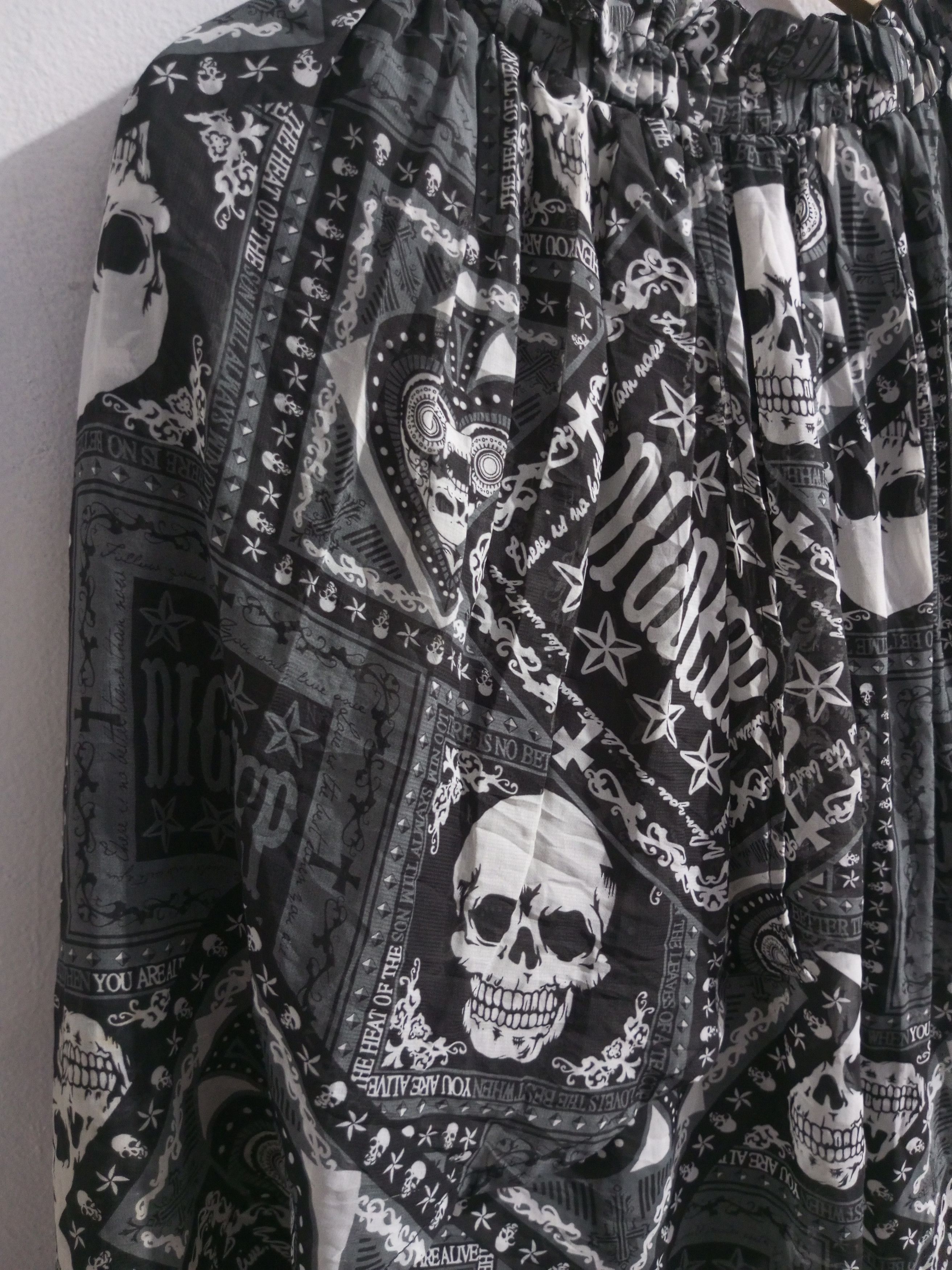 Hysteric Glamour Vintage dig deep punk skulls cross asymetric skirt Size 32" / US 10 / IT 46 - 2 Thumbnail