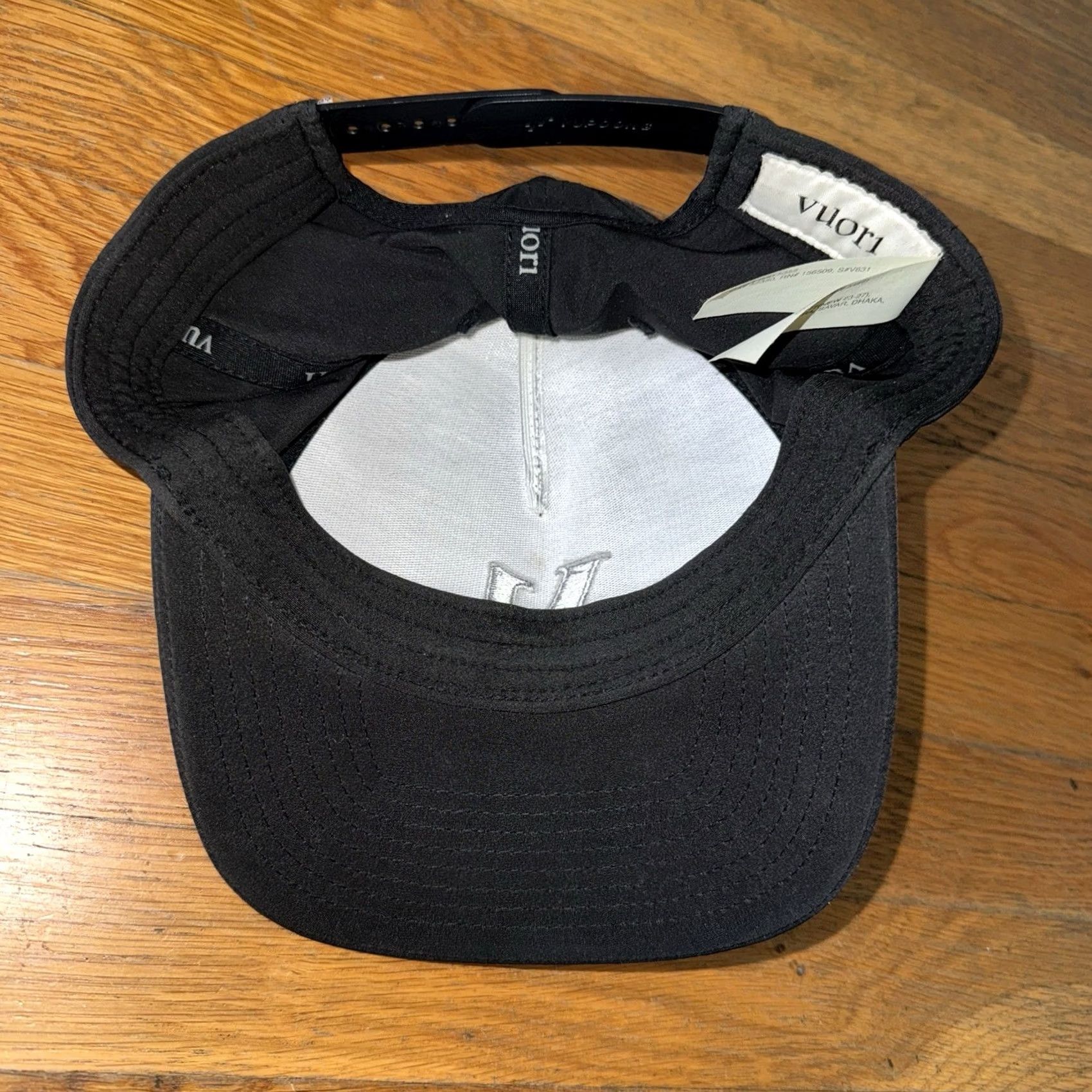 Vuori Vuori Magnitude Hat Baseball CapOSFA Black Adjustable Men's Outdoor Active 4 way Stretch Moisture Wicking Size ONE SIZE - 2 Thumbnail