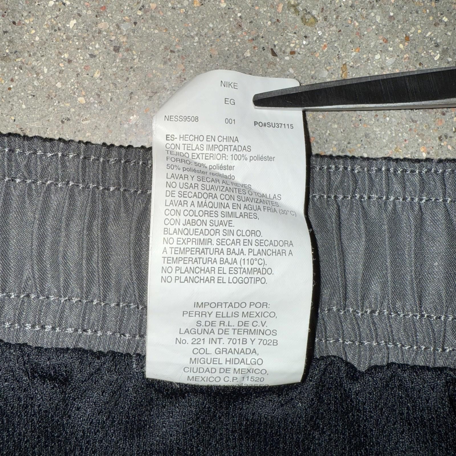 Nike Nike Shorts Mens XL Black Spell Out Swim Trunks Athletic New Size US 36 / EU 52 - 5 Thumbnail