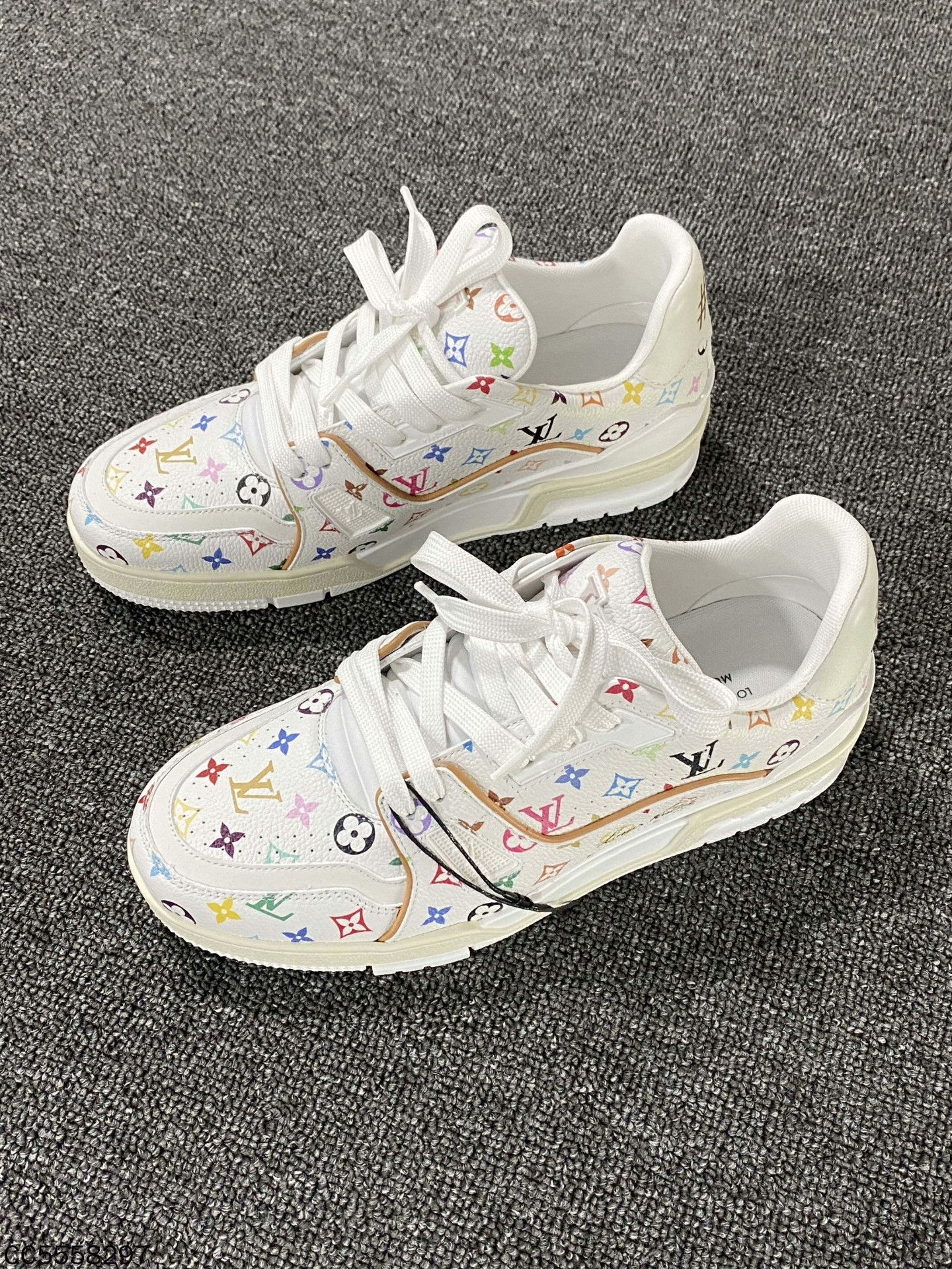 Louis Vuitton Louis Vuitton Training Multi Lowtop Sneakers 5.5 Men Size US 5.5 / EU 38 - 1 Thumbnail