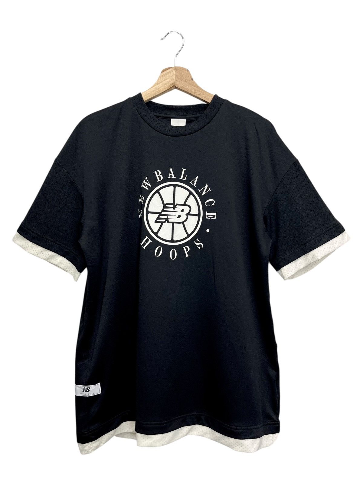 New Balance Vintage NEW BALANCE HOOPS BASKETBALL Polyester T-Shirt Size US M / EU 48-50 / 2 - 1 Thumbnail