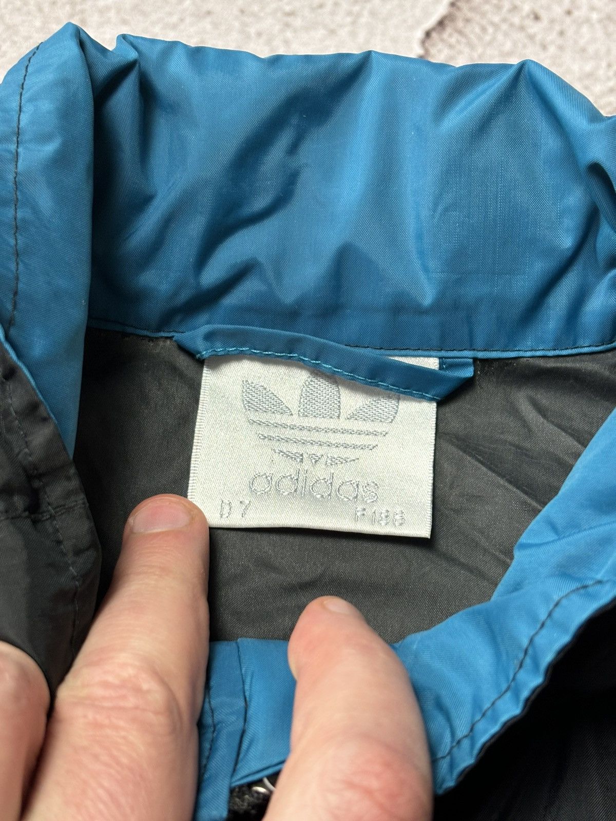 Adidas mens Adidas Originals Vintage Windbreaker jacket L Size US L / EU 52-54 / 3 - 4 Thumbnail