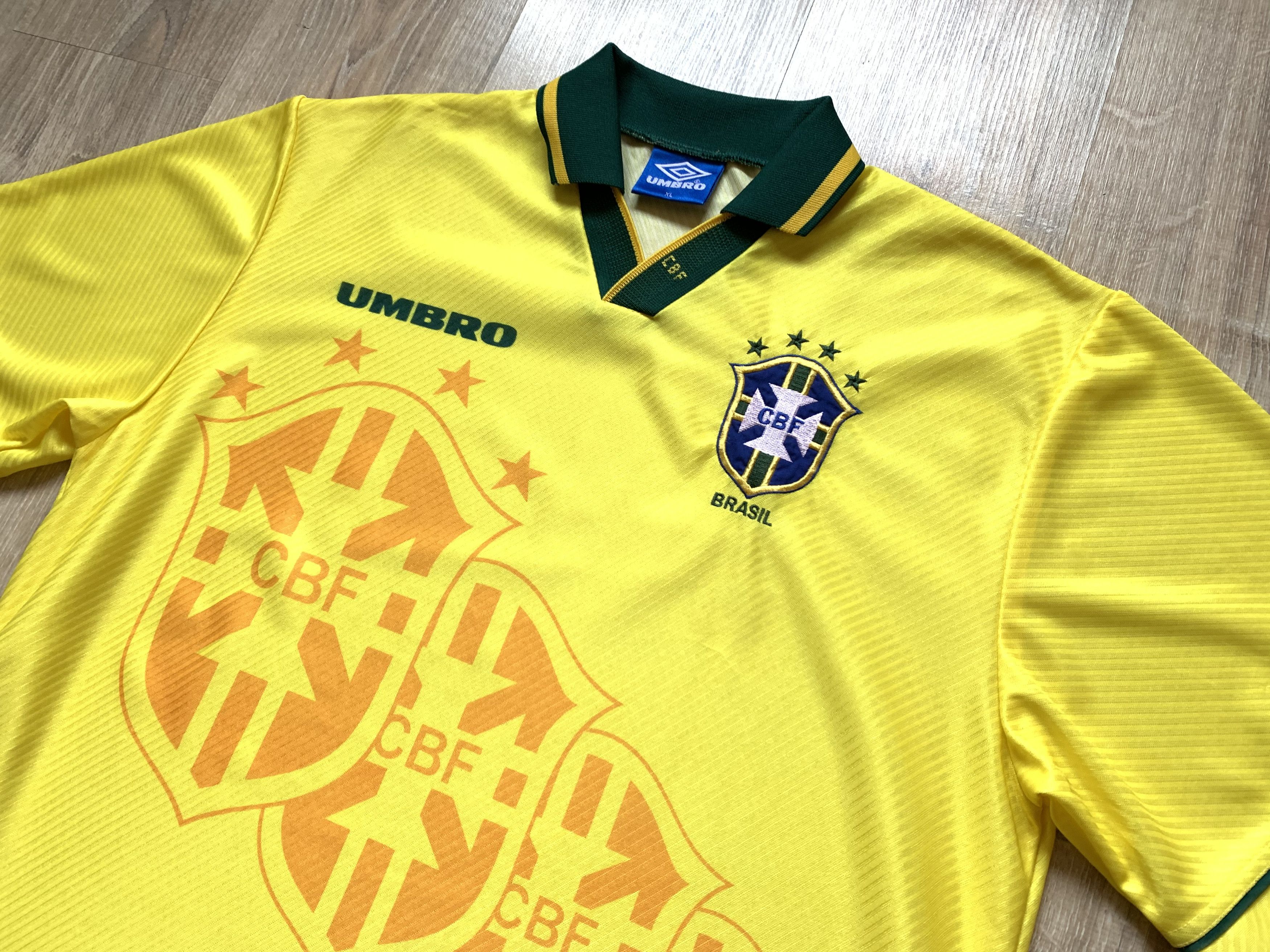 Vintage Vintage Official Umbro Brazil Football Shirt Size US XL / EU 56 / 4 - 3 Thumbnail